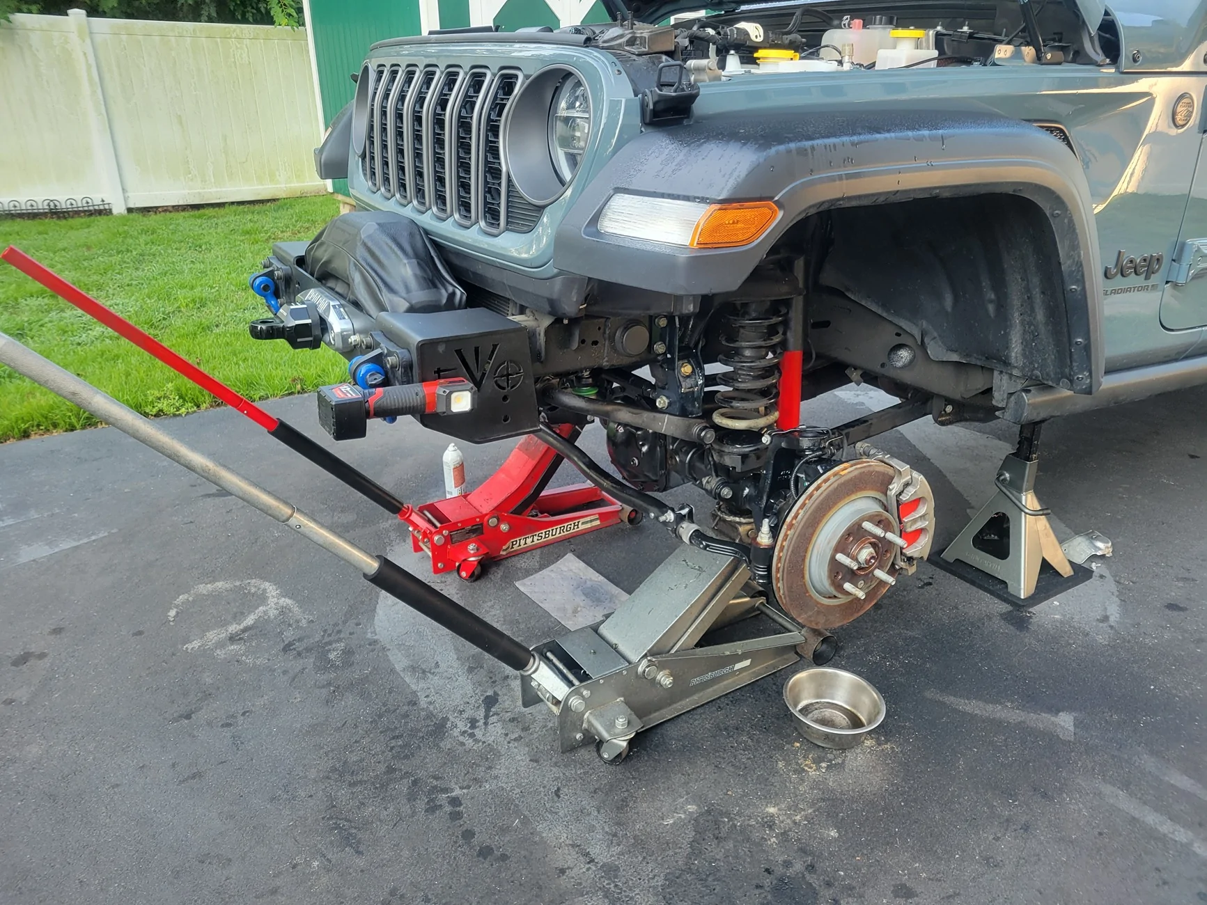 Jeep Gladiator 2025 Base Sport Anvil 20250803_081206
