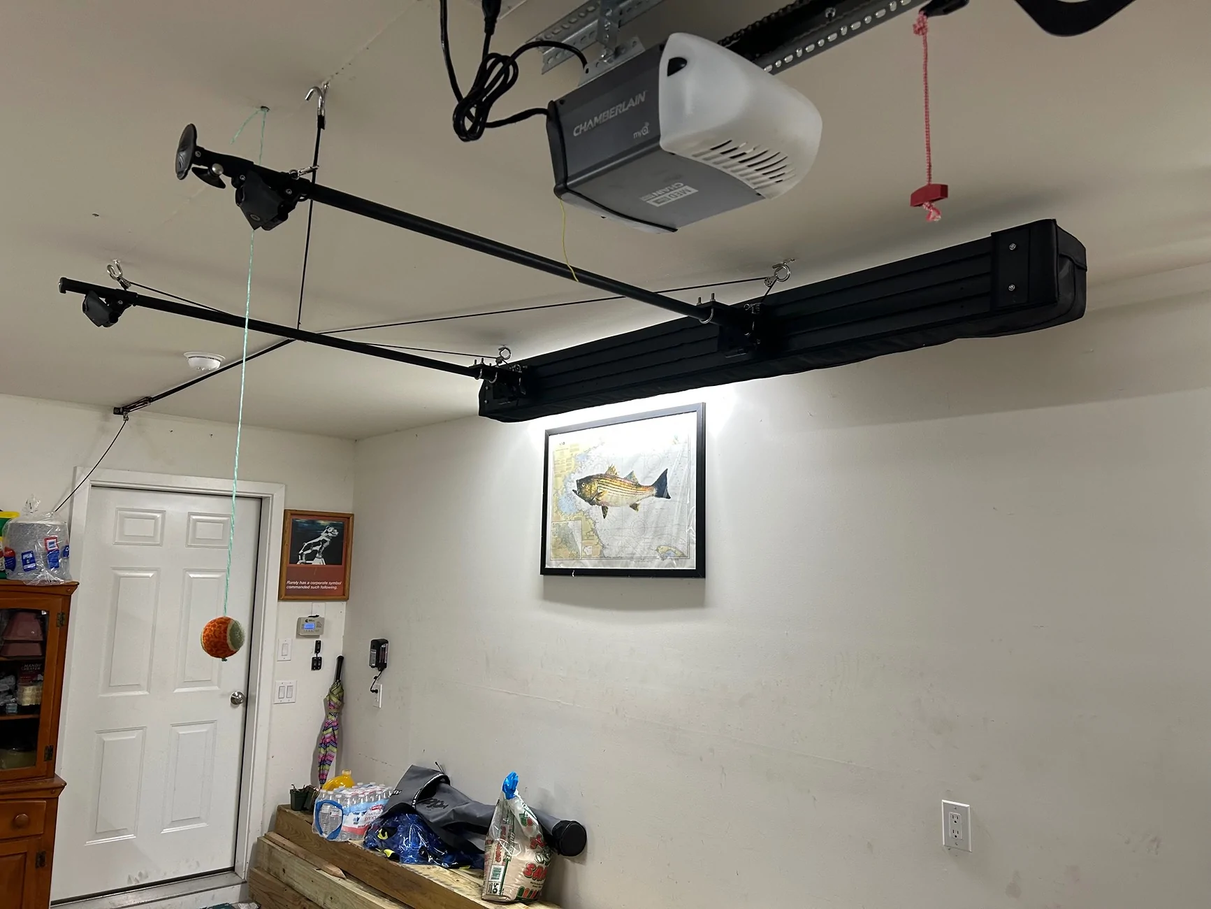 Jeep Gladiator Awning hoist in  garage IMG_4128
