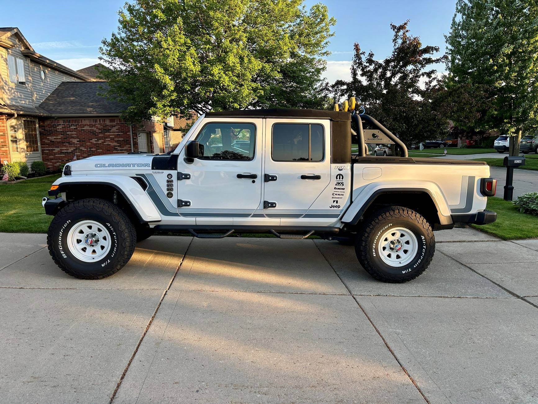 Jeep Gladiator Sports Bars - Post 'Em 2021 Gladiator on 37s