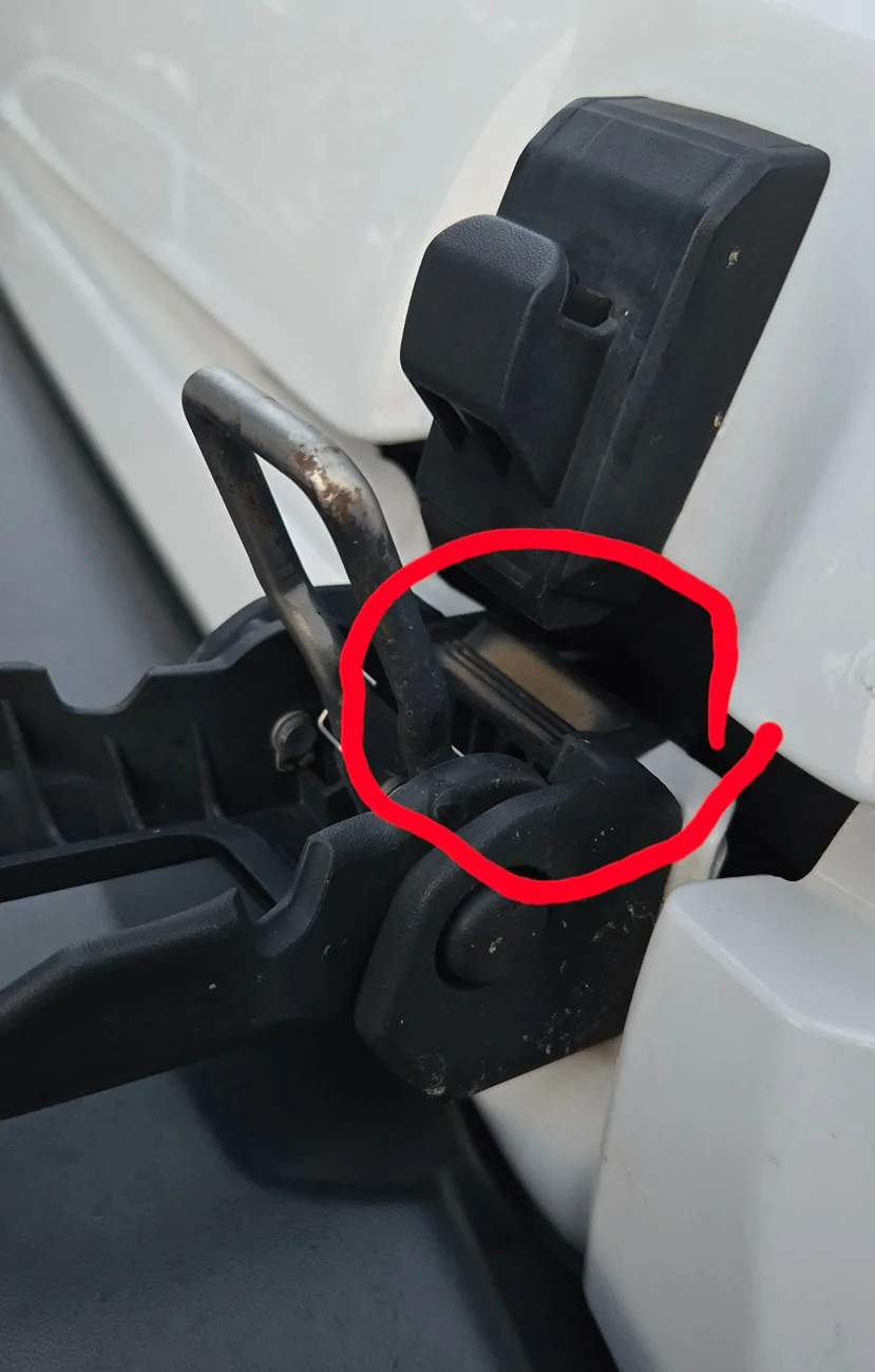 Jeep Gladiator Aftermarket hood latch doesnt work 20250807_202242
