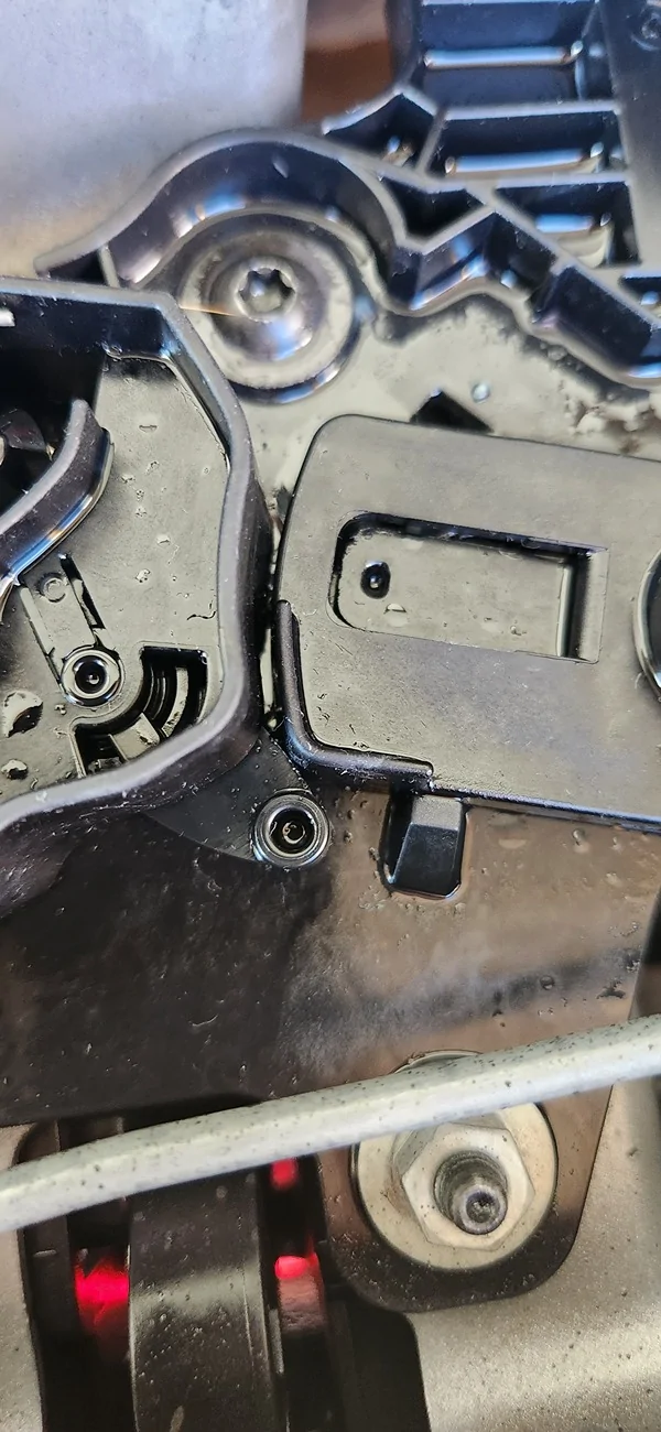 Jeep Gladiator Gladiator tailgate actuator drama... 20250808_165919