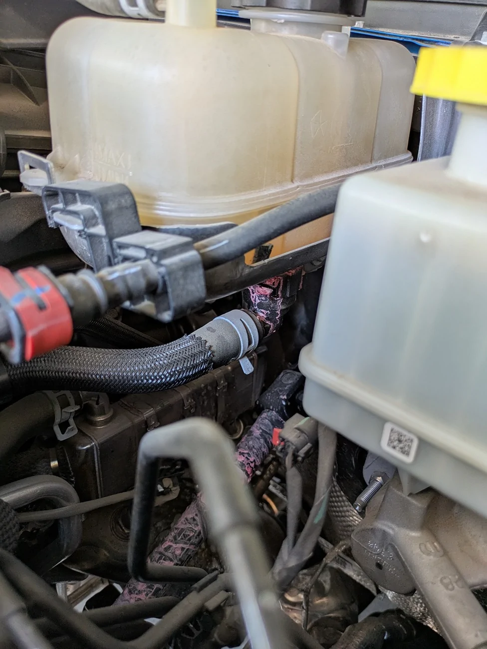 Jeep Gladiator Leaking Coolant Reservoir? (Always check your fluids!!) PXL_20250809_230440460