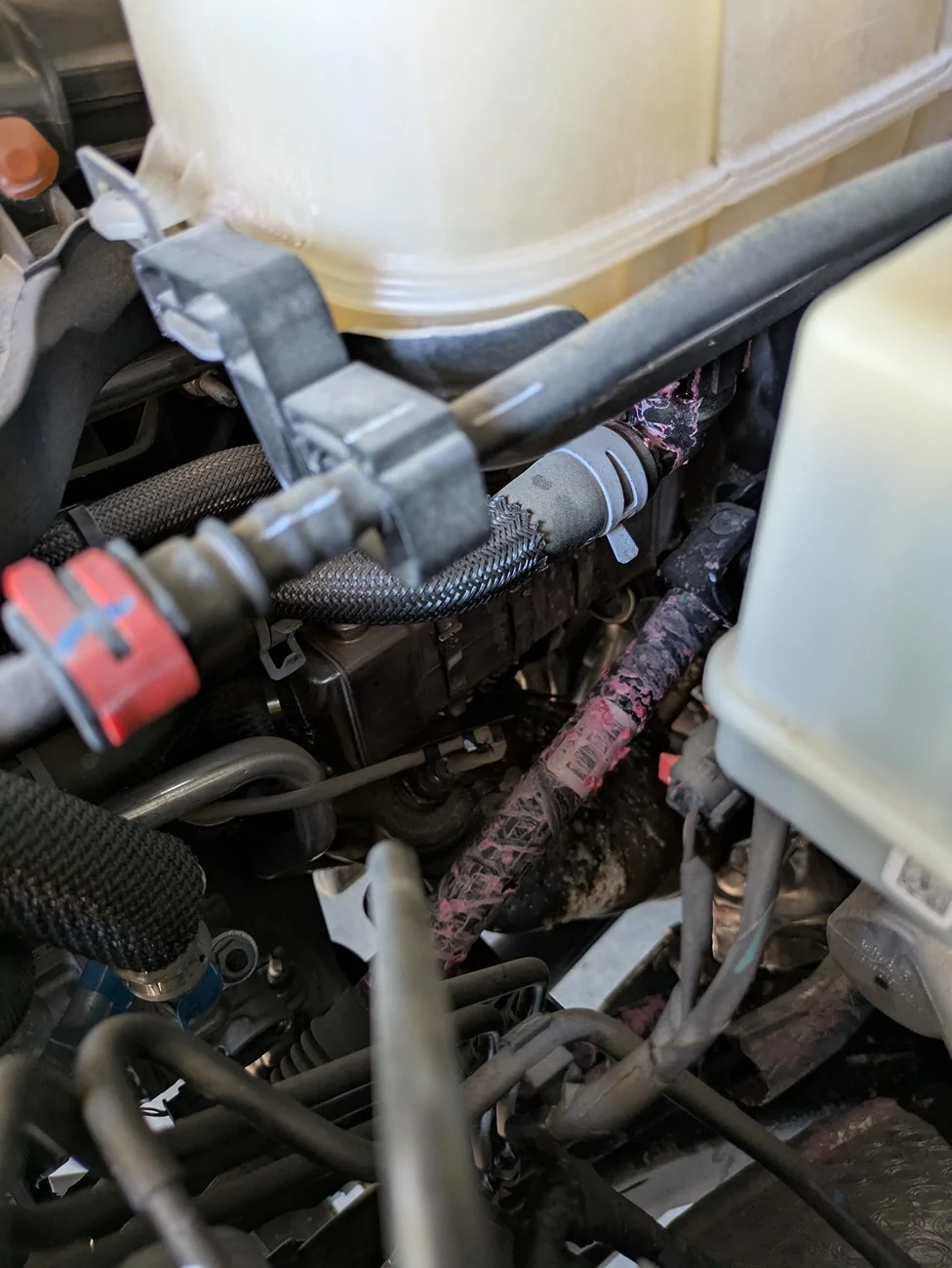 Jeep Gladiator Leaking Coolant Reservoir? (Always check your fluids!!) PXL_20250809_230444177.MP