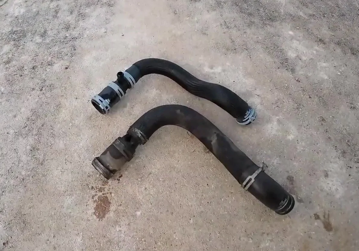 Jeep Gladiator Leaking Coolant Reservoir? (Always check your fluids!!) vlcsnap-2025-08-10-10h21m29s426