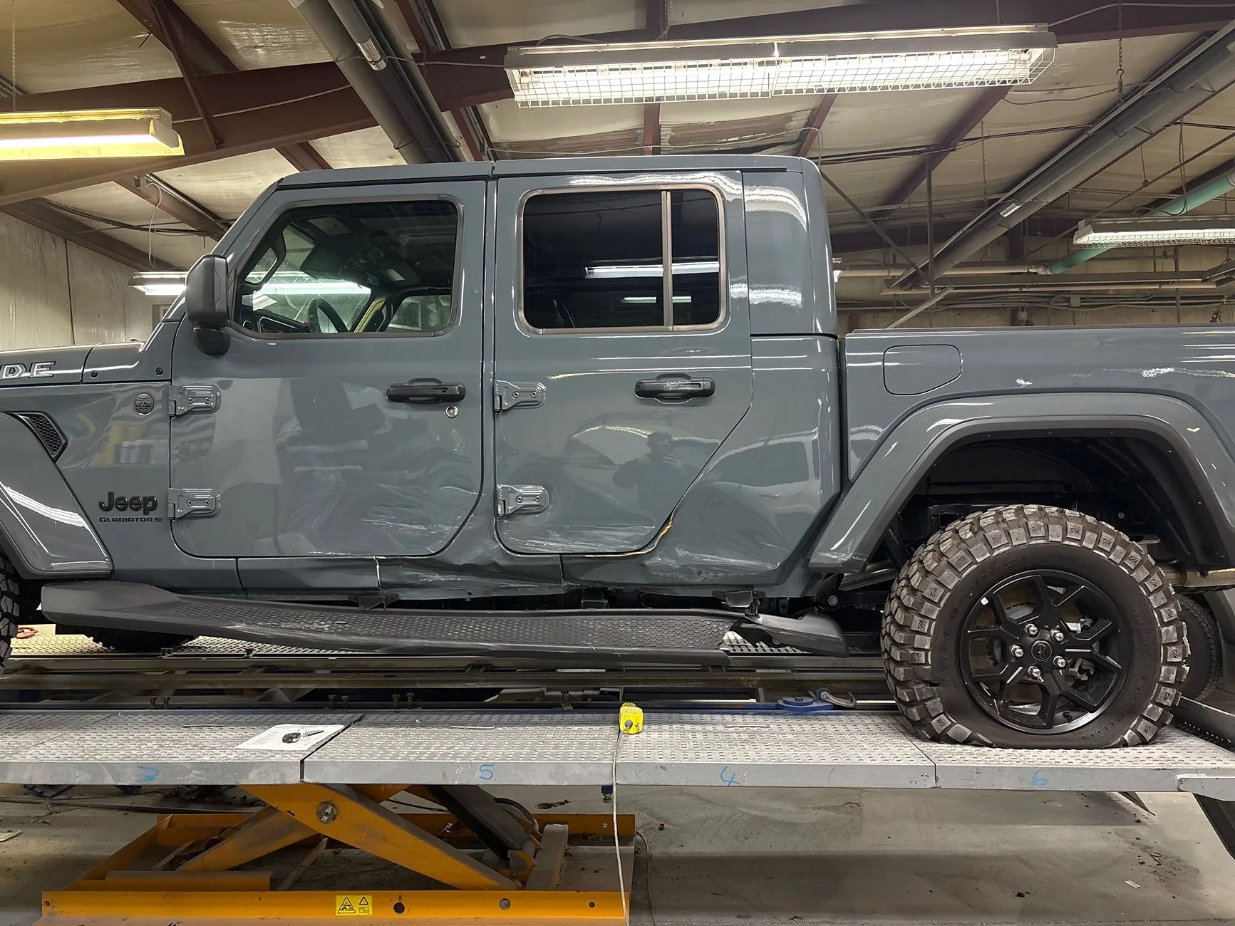 Jeep Gladiator Which One of You is This? 77660789876__D93BCF56-64D4-40C6-9FB0-007B38415F21
