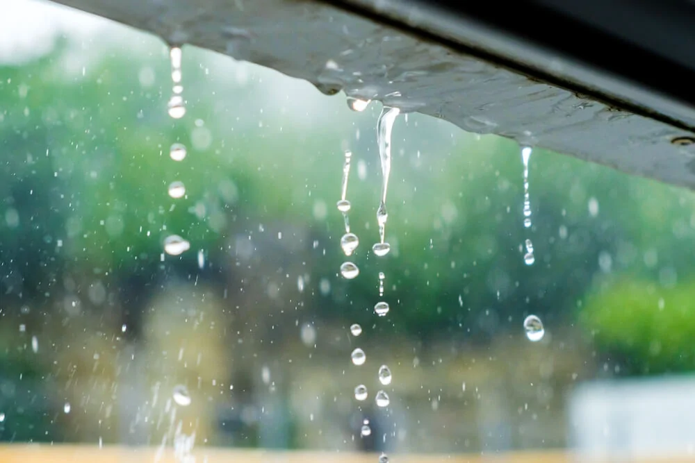 Jeep Gladiator Who’ll Stop the Rain rainwater-from-roof