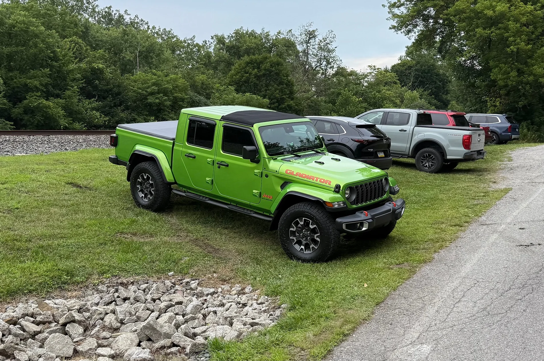 Jeep Gladiator Mojave wheels on Sport S - will 295 or a 305 rub lower control arm? IMG_2461