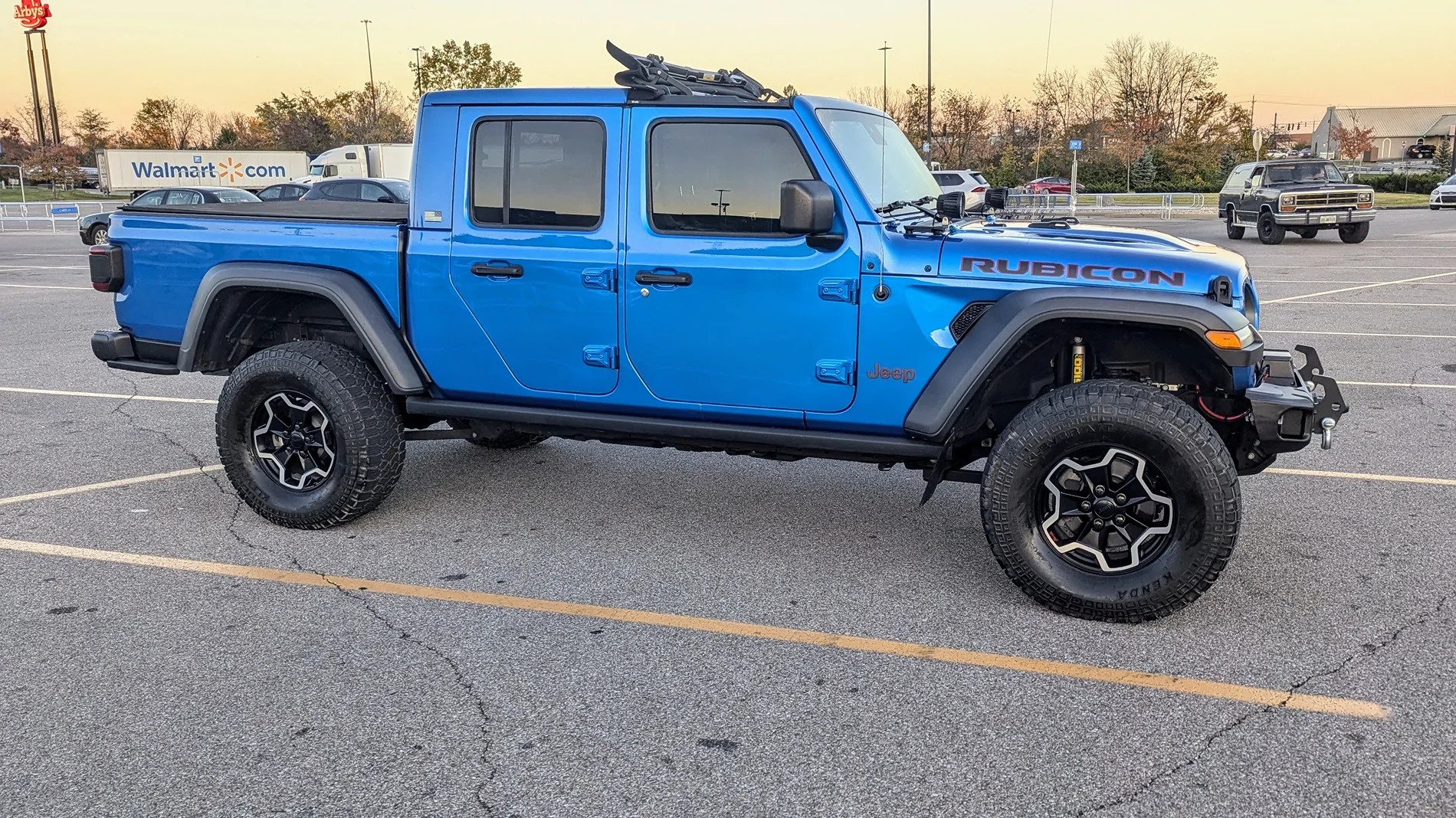 Jeep Gladiator Show your tinted Gladiators and tell us what % percentage tint film PXL_20241021_224513826.MP