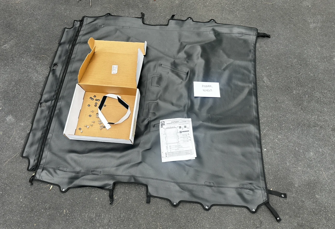 Jeep Gladiator Mopar Sun Bonnet 82215620 IMG_3653