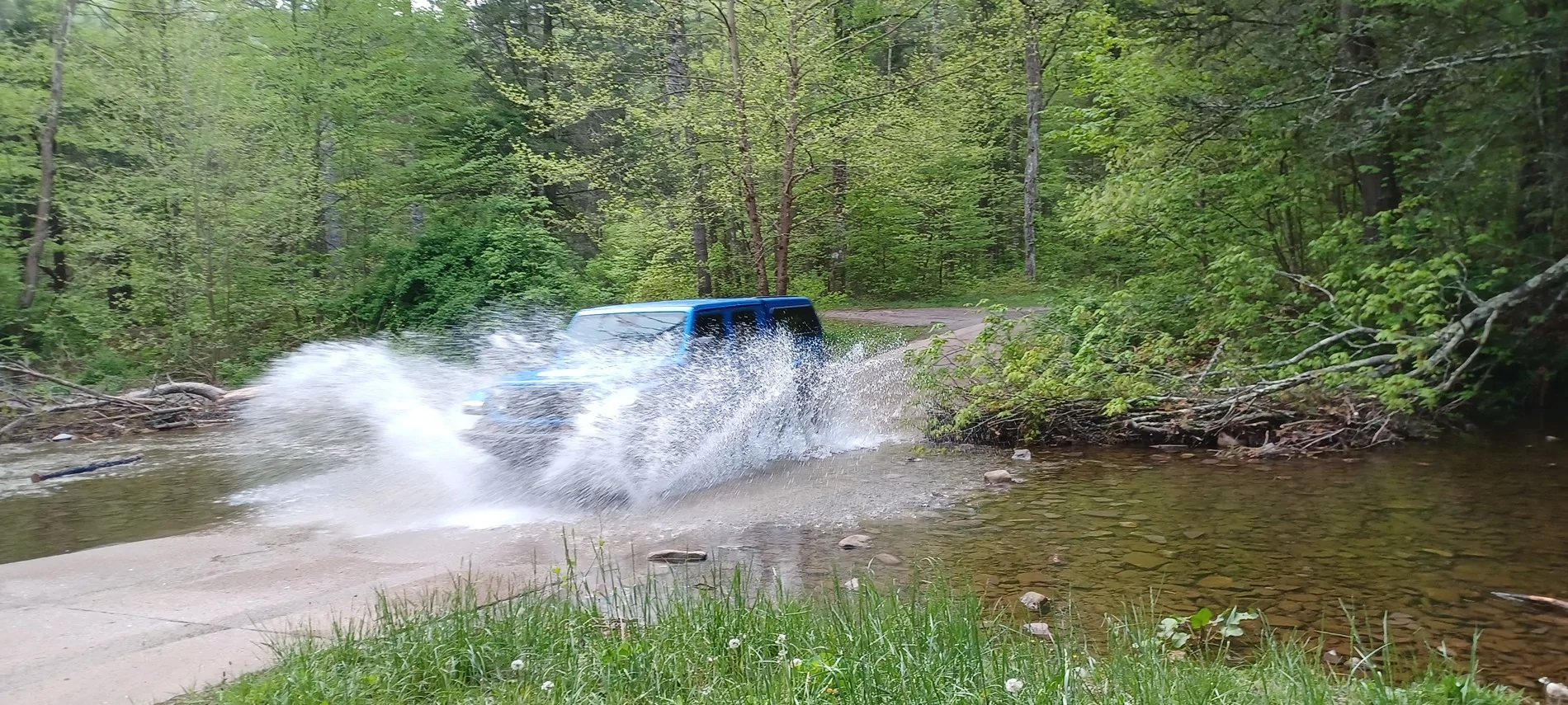 Jeep Gladiator Show Off Your Scenic Hydro Blue Photos Jeep_crossing_creek