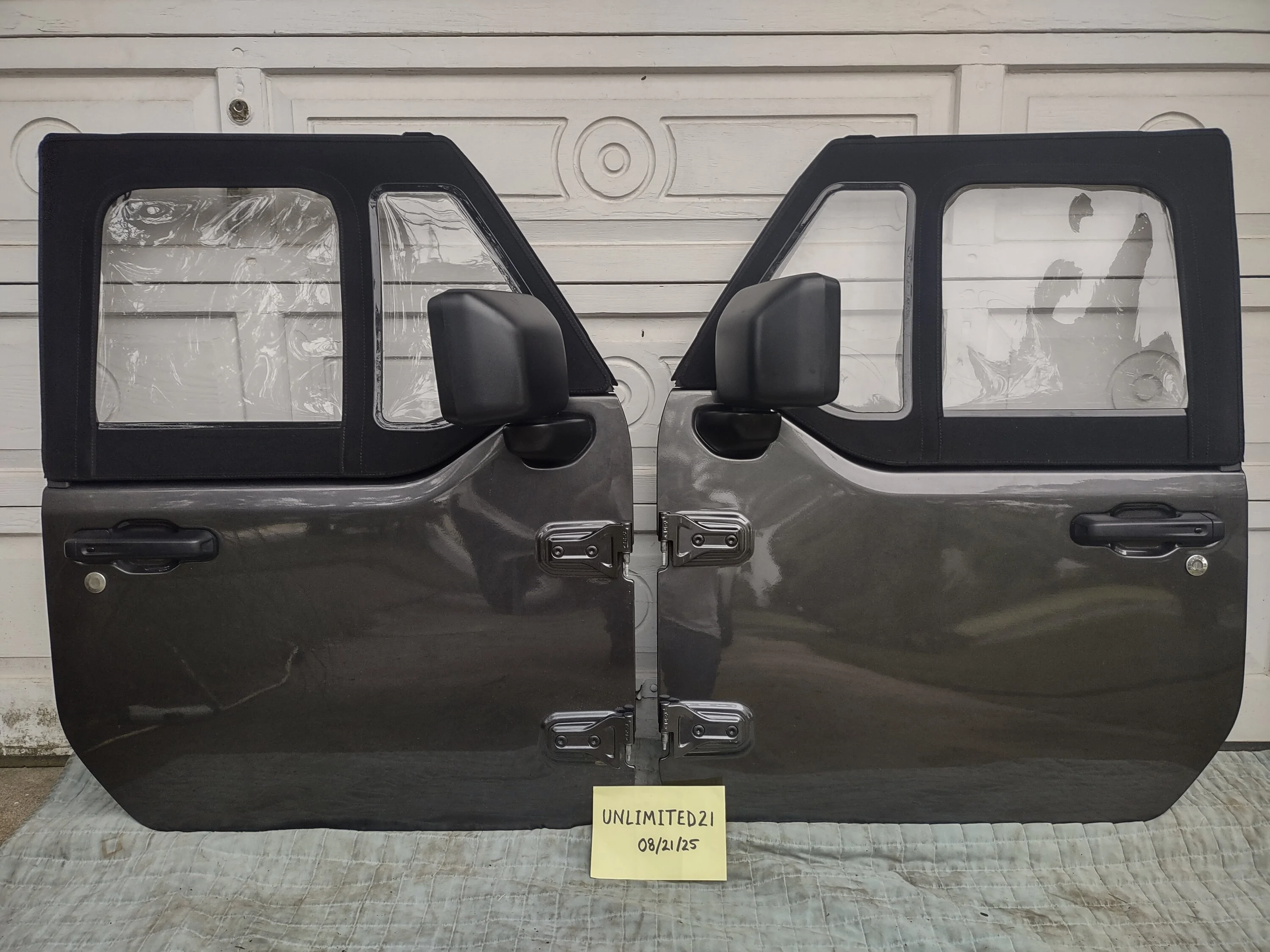 Jeep Gladiator 4 Jeep OEM half doors Gladiator JT front outsid