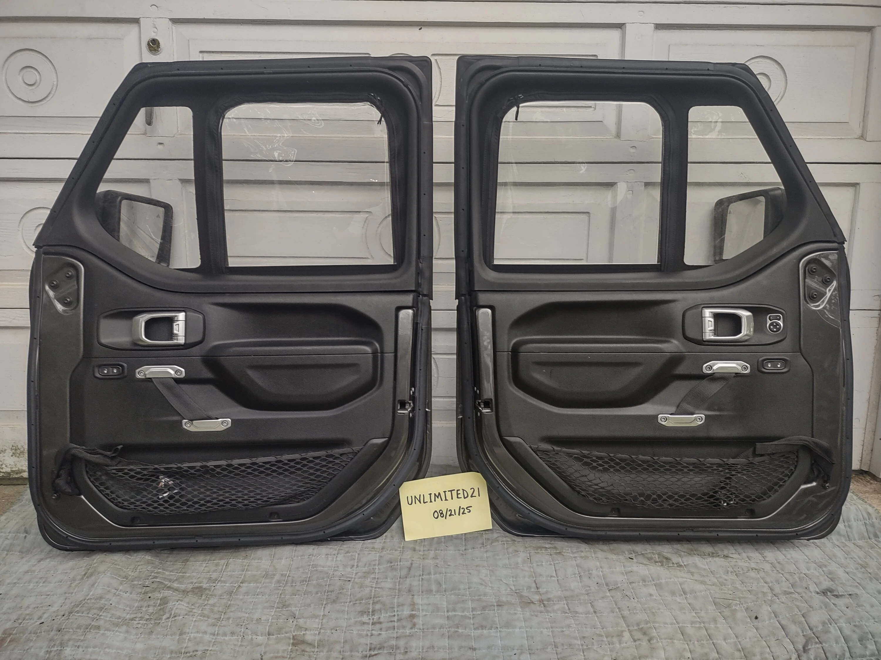 Jeep Gladiator 4 Jeep OEM half doors Gladiator JT front insid