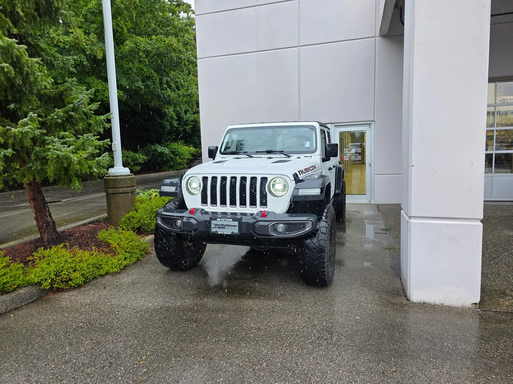 Jeep Gladiator Trading in Frontier for a Gladiator. Good idea? 1000024876