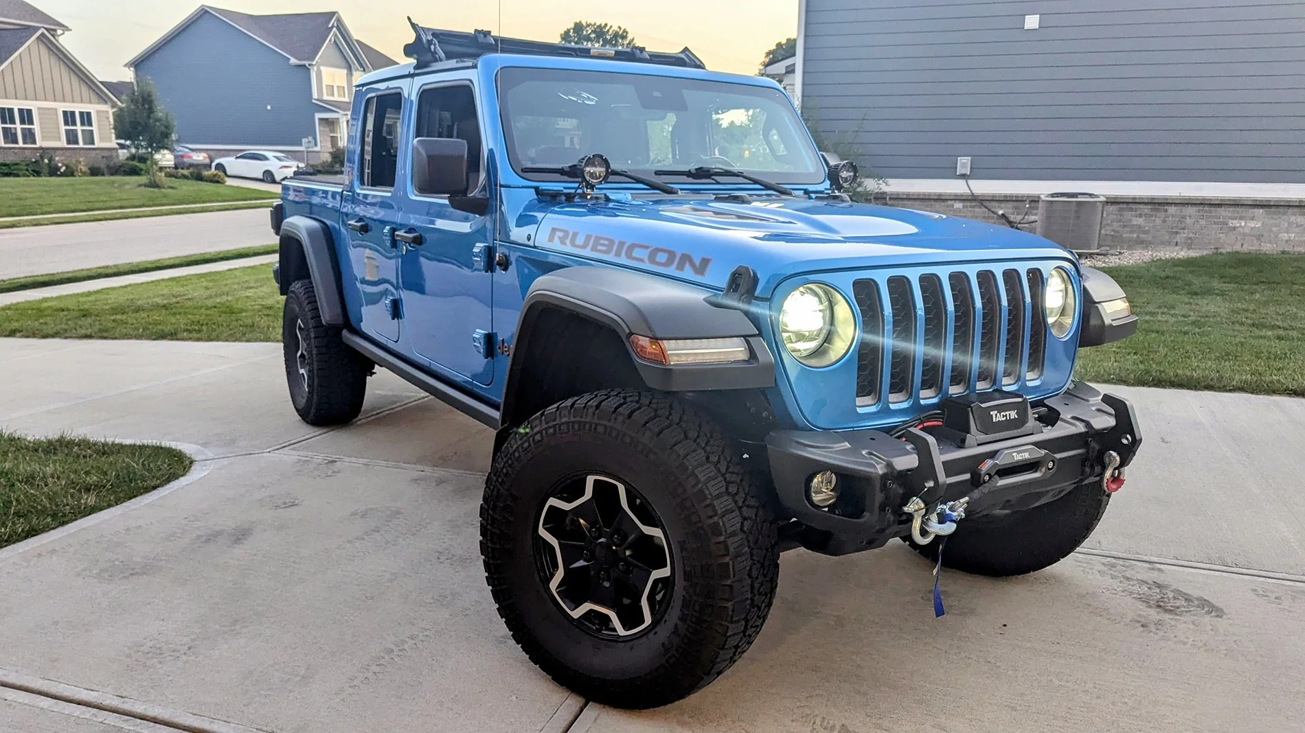 Jeep Gladiator How long did you keep your stock wheels? PXL_20240824_003726023.MP~2