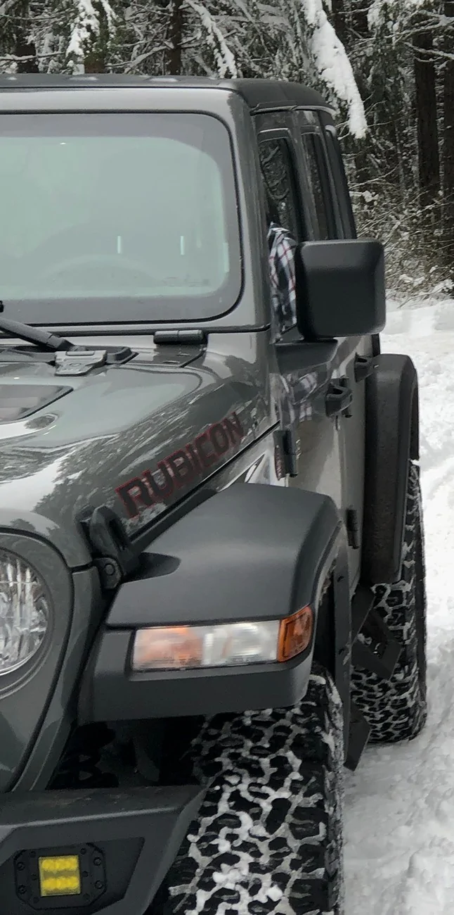 Jeep Gladiator Fender question (Rubicon vs Sport) IMG_7269~2