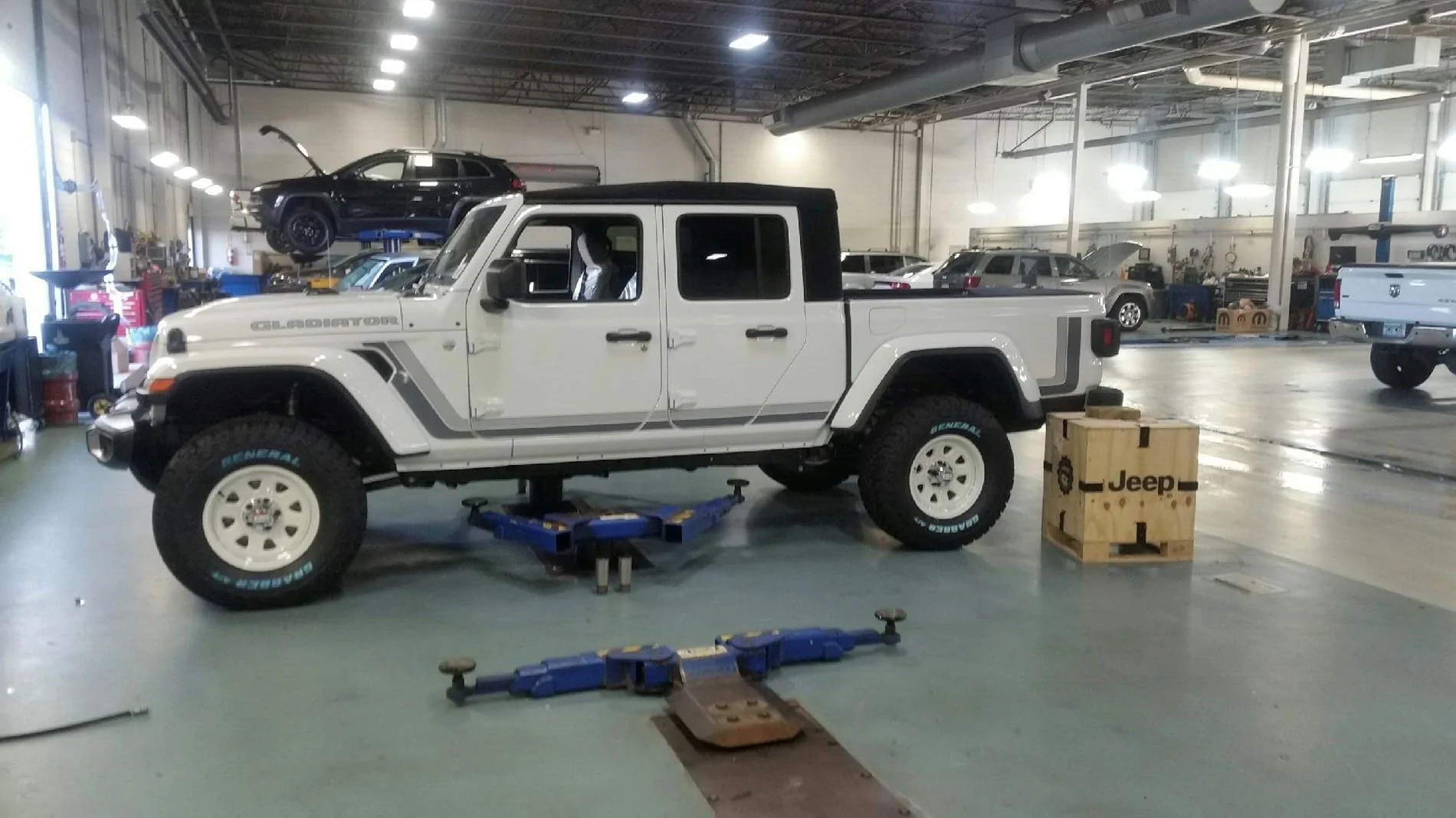 Jeep Gladiator How long did you keep your stock wheels? gladiator and 35s
