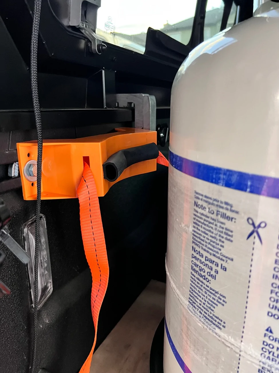 Jeep Gladiator 30lb propane tank mount - transporting securely (my solution) IMG_3791