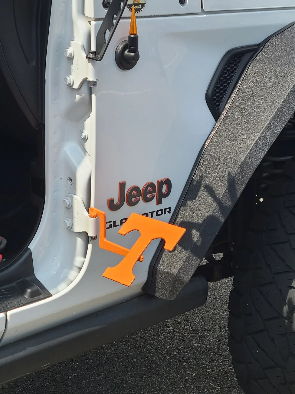 Jeep Gladiator College Fooball Power T Footpegs 20250824_121618