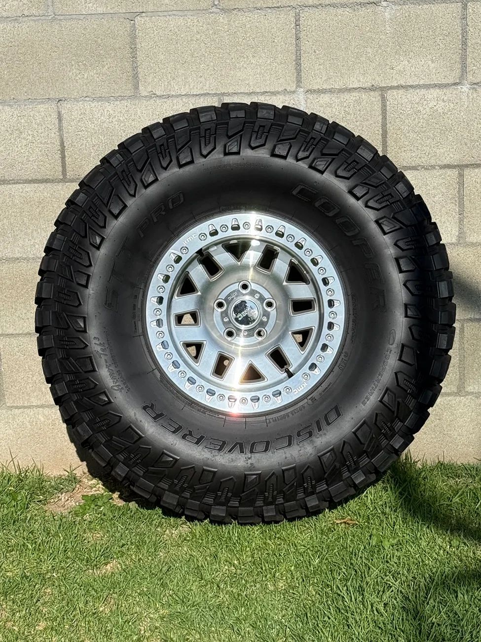 Jeep Gladiator One 40” Spare Tire w/ KMC Bead Lock Wheel IMG_2828