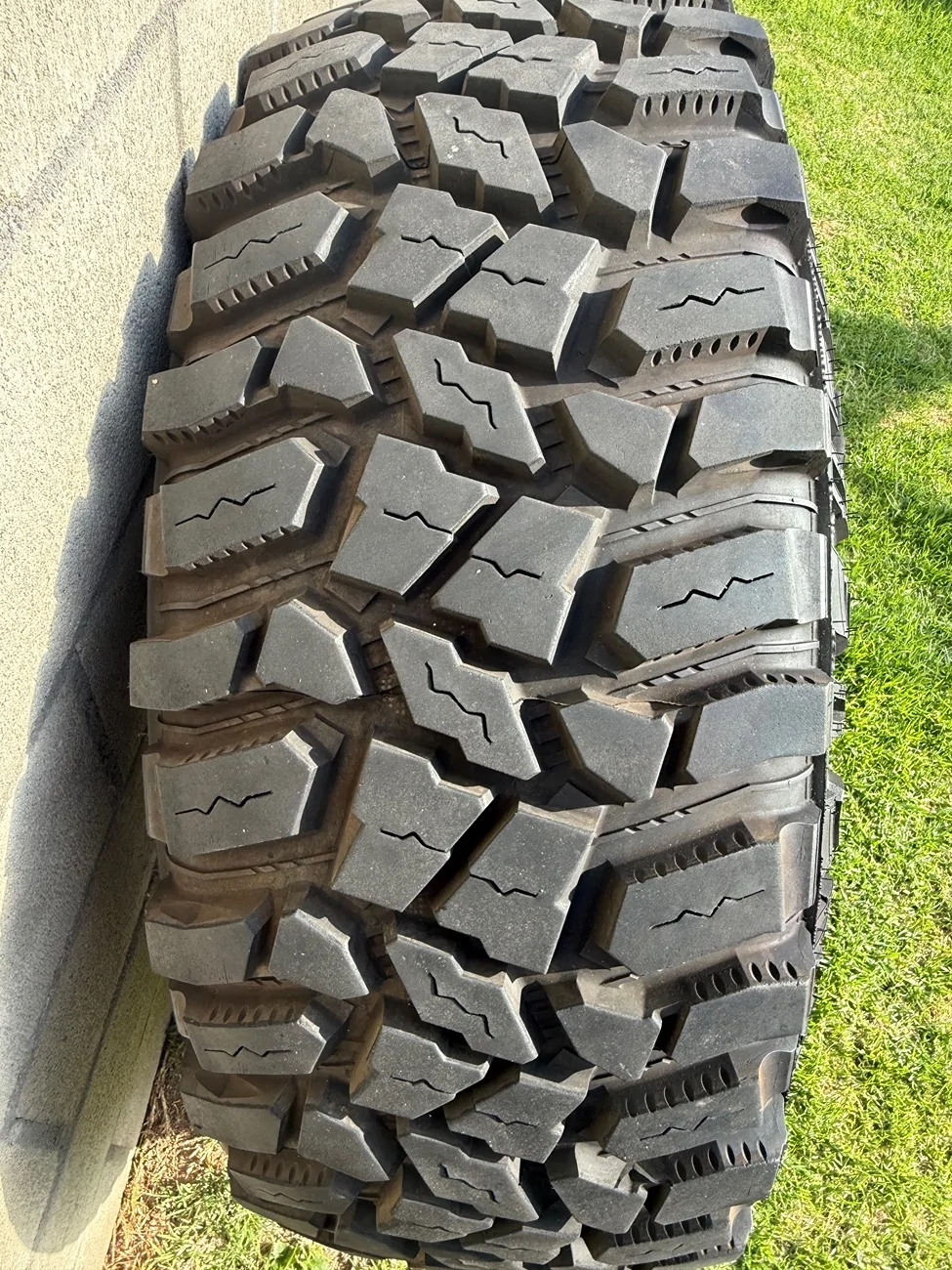 Jeep Gladiator One 40” Spare Tire w/ KMC Bead Lock Wheel IMG_2826