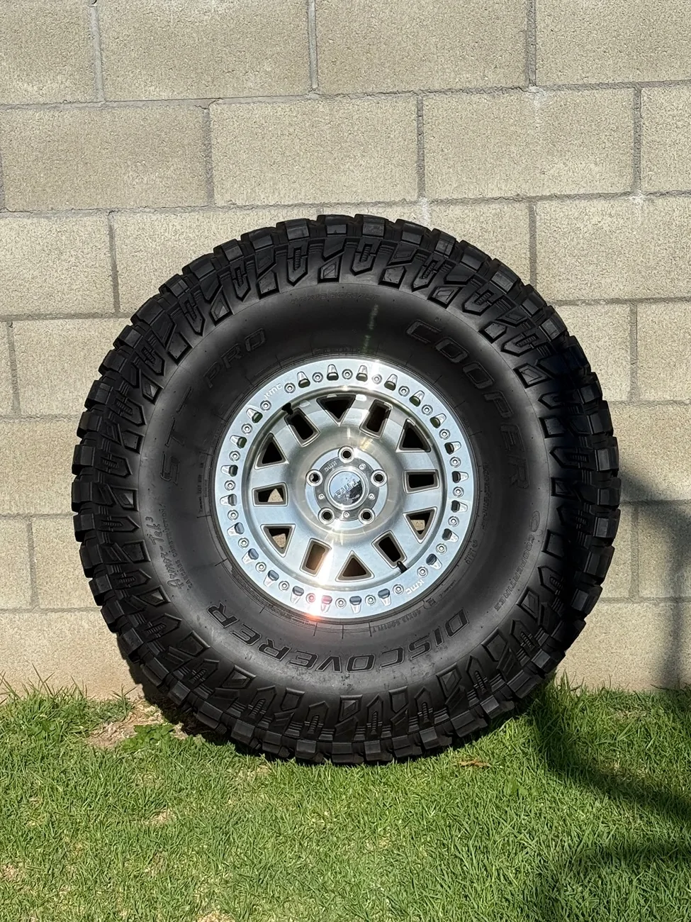 Jeep Gladiator One 40” Spare Tire w/ KMC Bead Lock Wheel IMG_2820