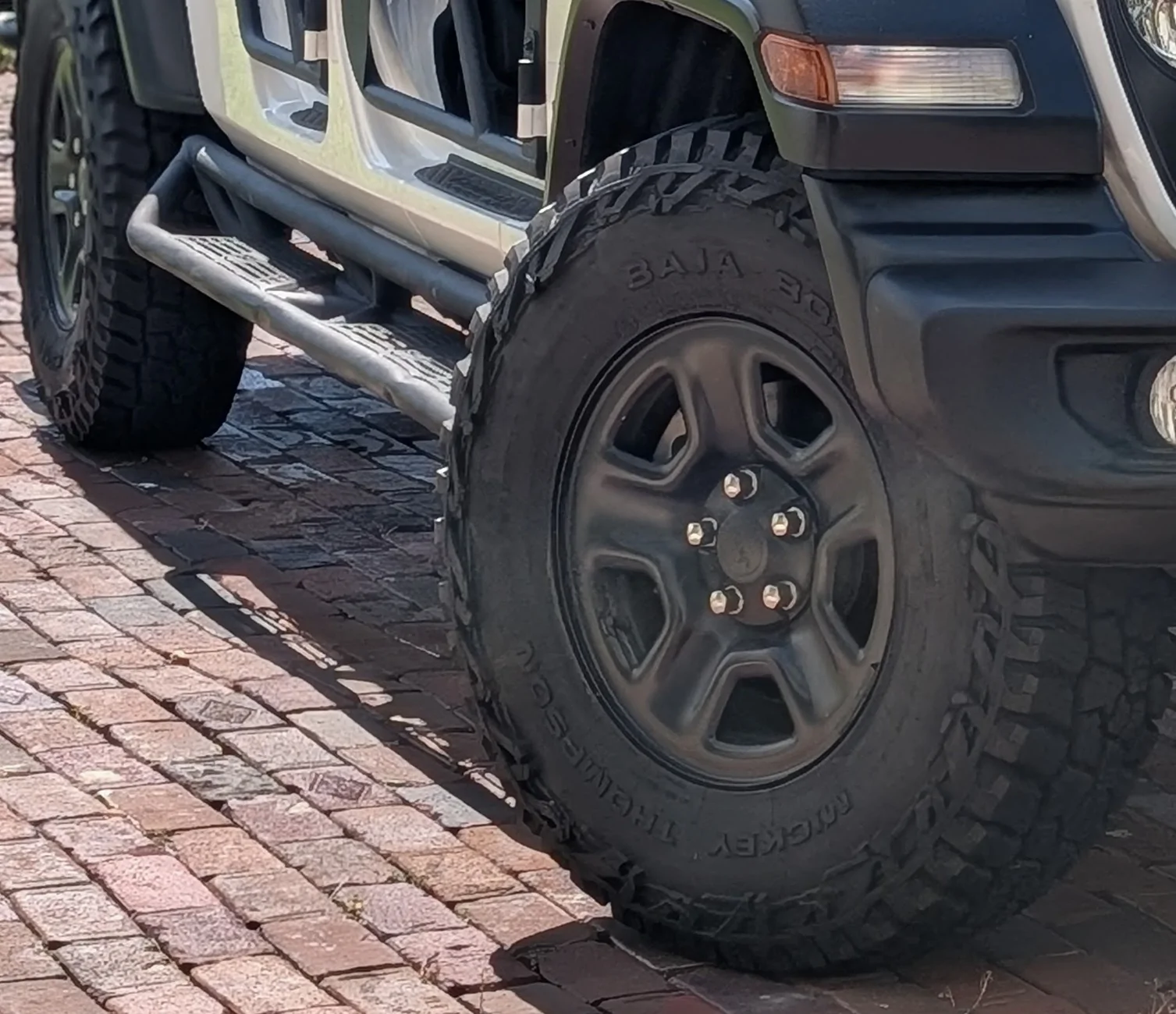 Jeep Gladiator How long did you keep your stock wheels? PXL_20240824_201557916.PORTRAIT-EDIT