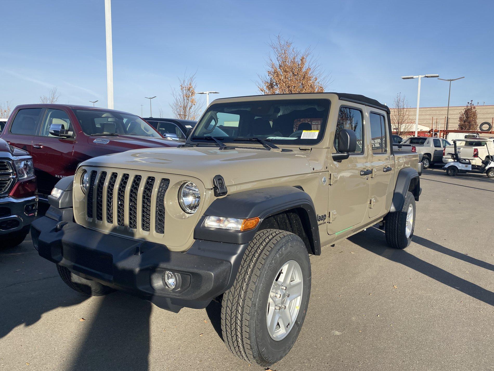 Jeep Gladiator GATOR Gladiator JT Club 81967C51-4687-4AA8-BFC8-7A94809A2066
