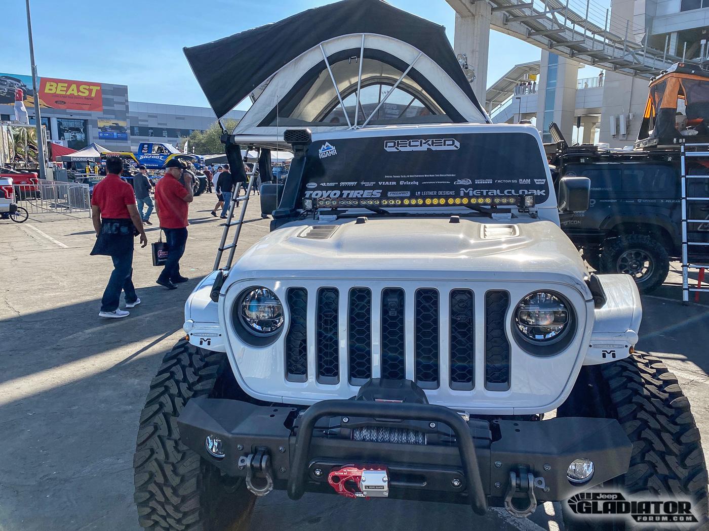 Jeep Gladiator Decked Gladiator (White) Build [SEMA 2019] Decked-White-Gladiator-Build-SEMA-2019-1