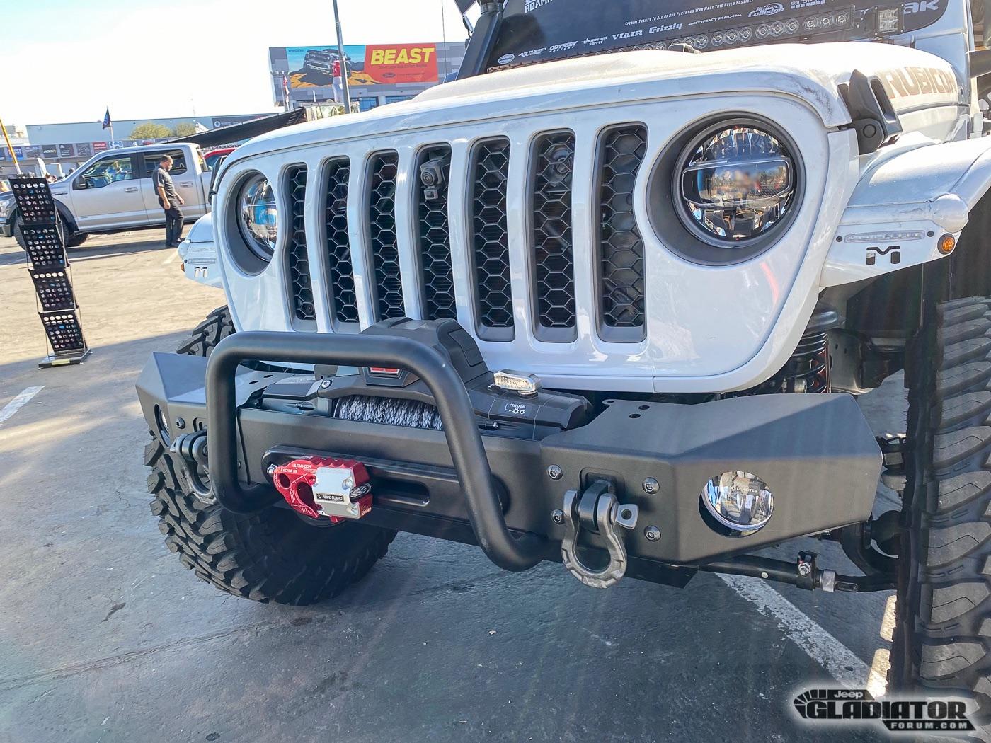 Jeep Gladiator Decked Gladiator (White) Build [SEMA 2019] Decked-White-Gladiator-Build-SEMA-2019-2
