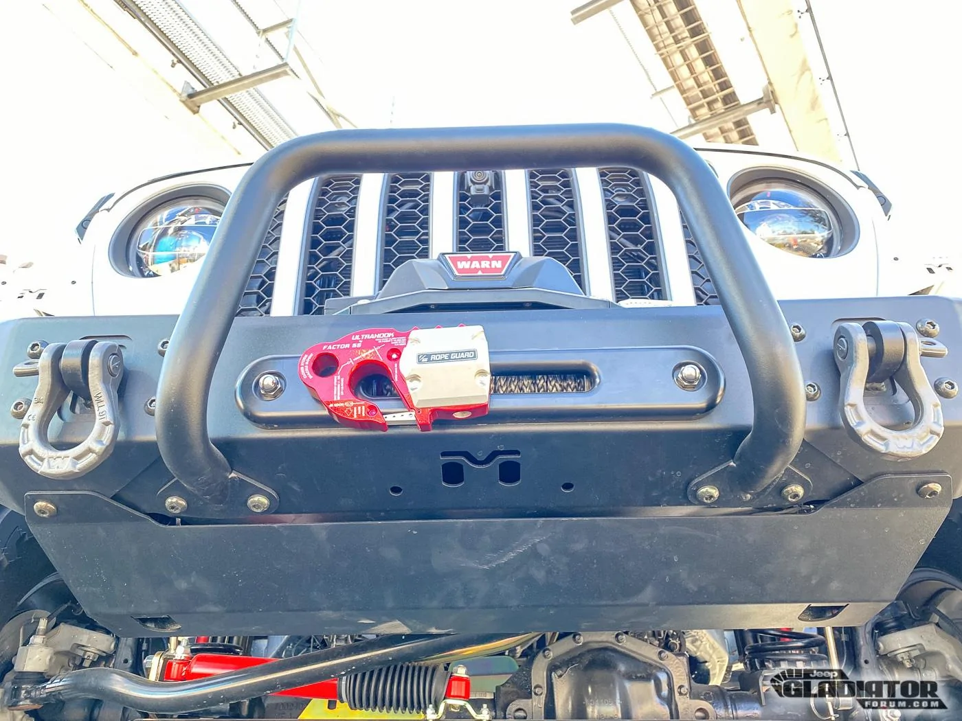 Jeep Gladiator Decked Gladiator (White) Build [SEMA 2019] Decked-White-Gladiator-Build-SEMA-2019-3