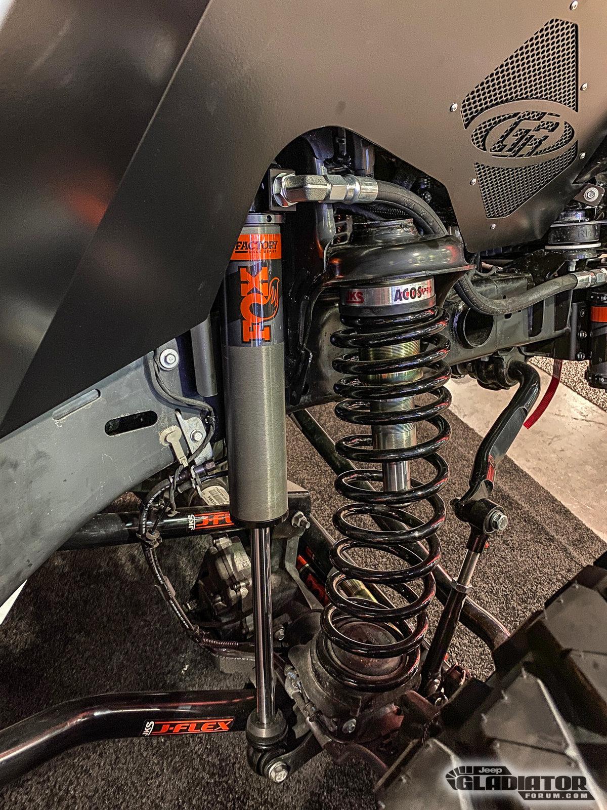 Jeep Gladiator JKS Manufacturing Hemi Gladiator Build [SEMA 2019] JKS-Manufacturing-Hemi-Gladiator-Build-SEMA-2019-10