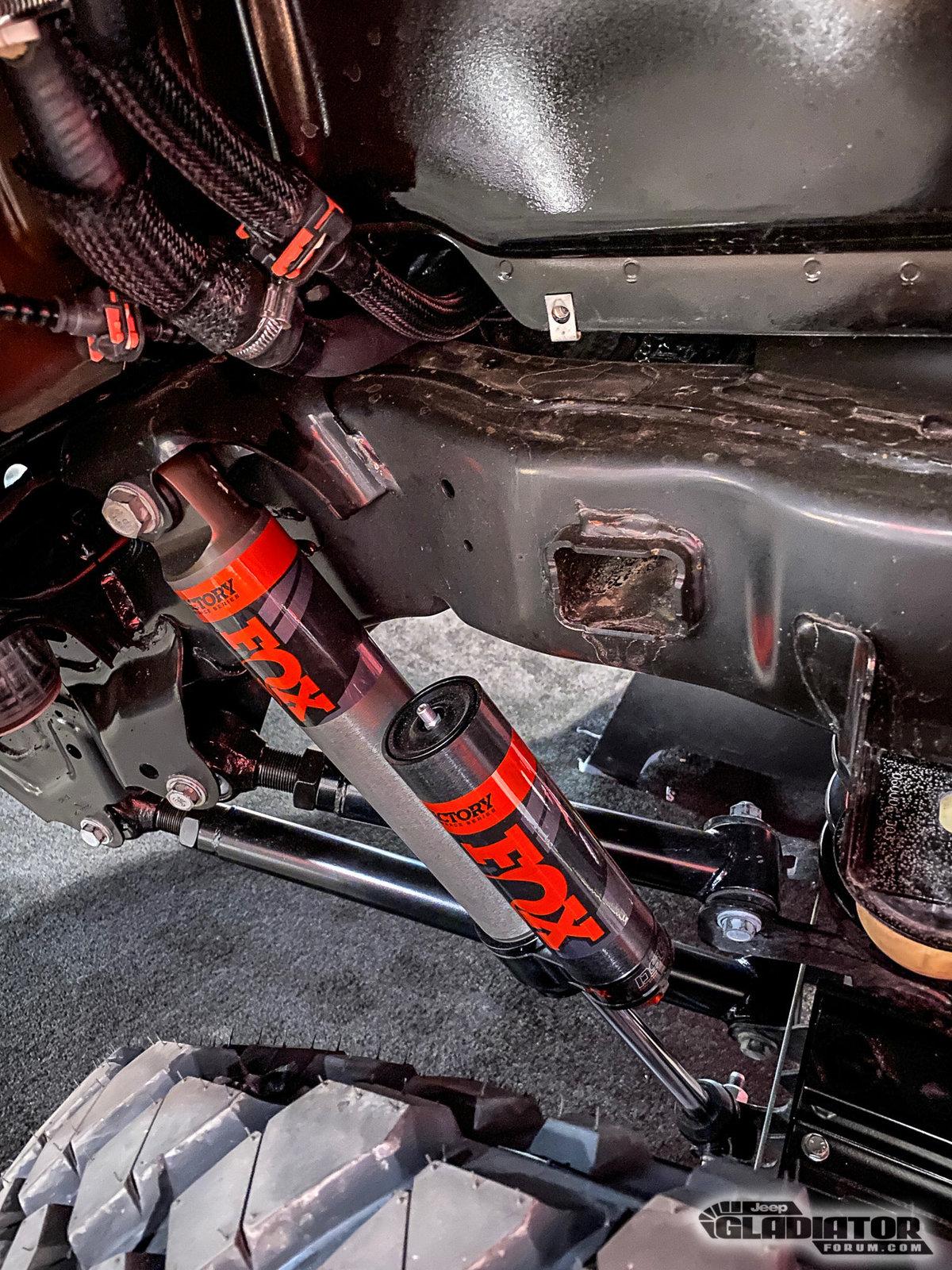 Jeep Gladiator JKS Manufacturing Hemi Gladiator Build [SEMA 2019] JKS-Manufacturing-Hemi-Gladiator-Build-SEMA-2019-13