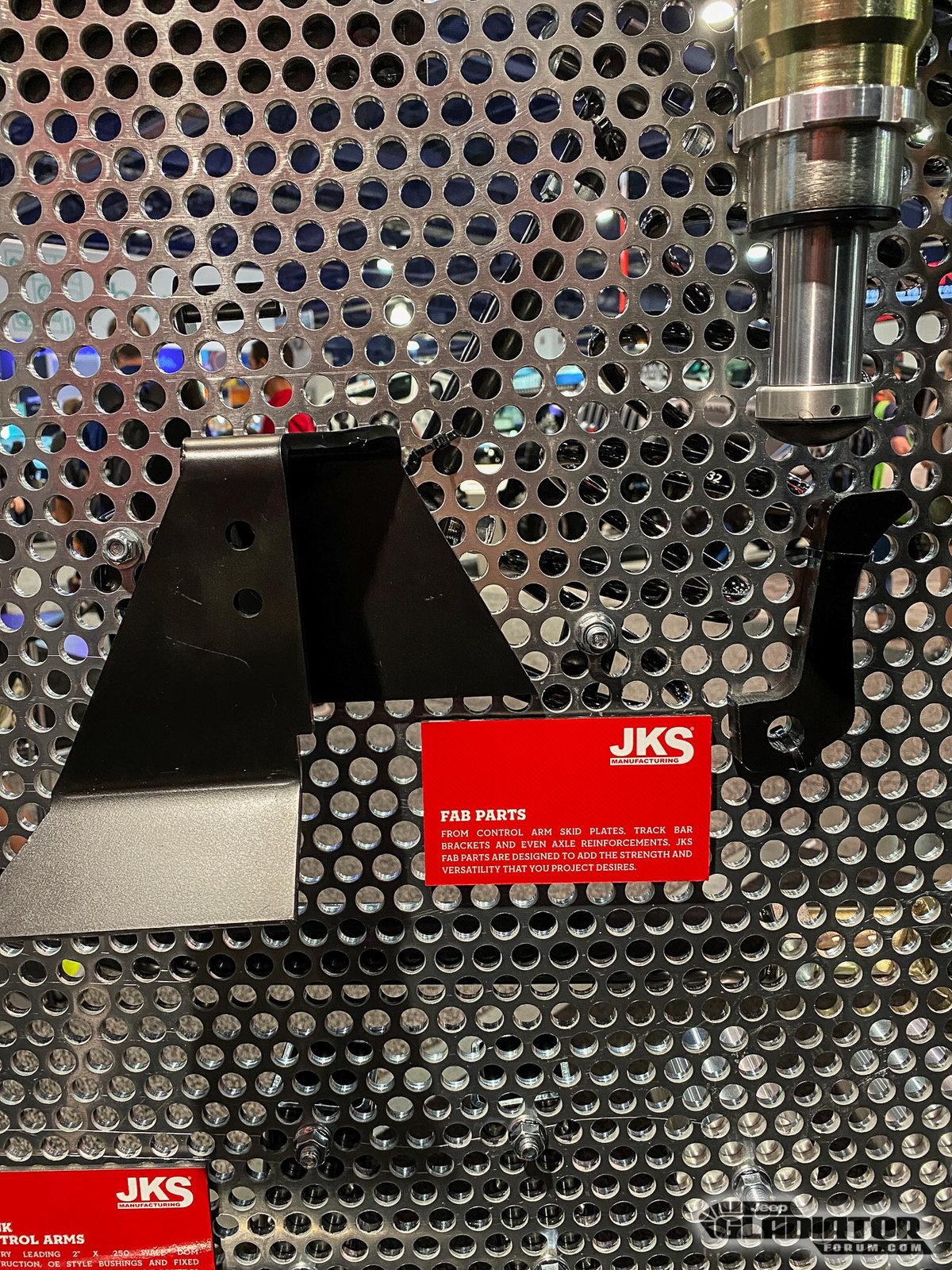 Jeep Gladiator JKS Manufacturing Hemi Gladiator Build [SEMA 2019] JKS-Manufacturing-Hemi-Gladiator-Build-SEMA-2019-20