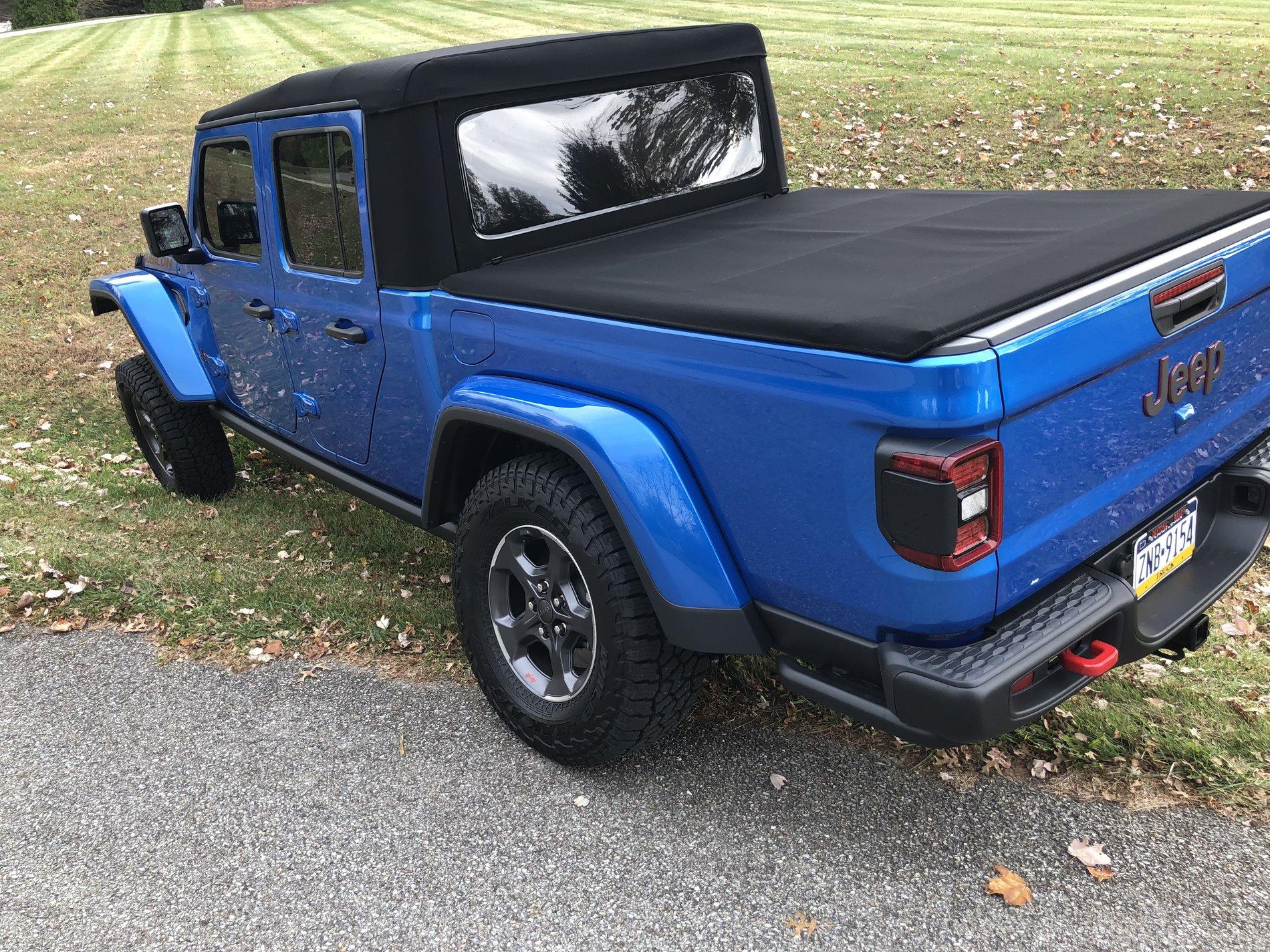 Jeep Gladiator HYDRO BLUE PEARL Gladiator JT Club A5184482-E635-4AD5-8281-847F2432BE9D