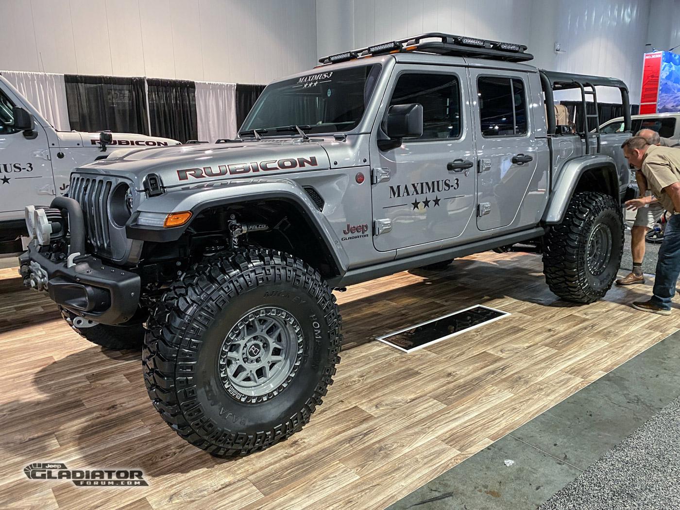 Jeep Gladiator Maximus-3 Gladiator Build [SEMA 2019] Maximus-3-Jeep-Gladiator-Racks-SEMA2019-IMG_4387