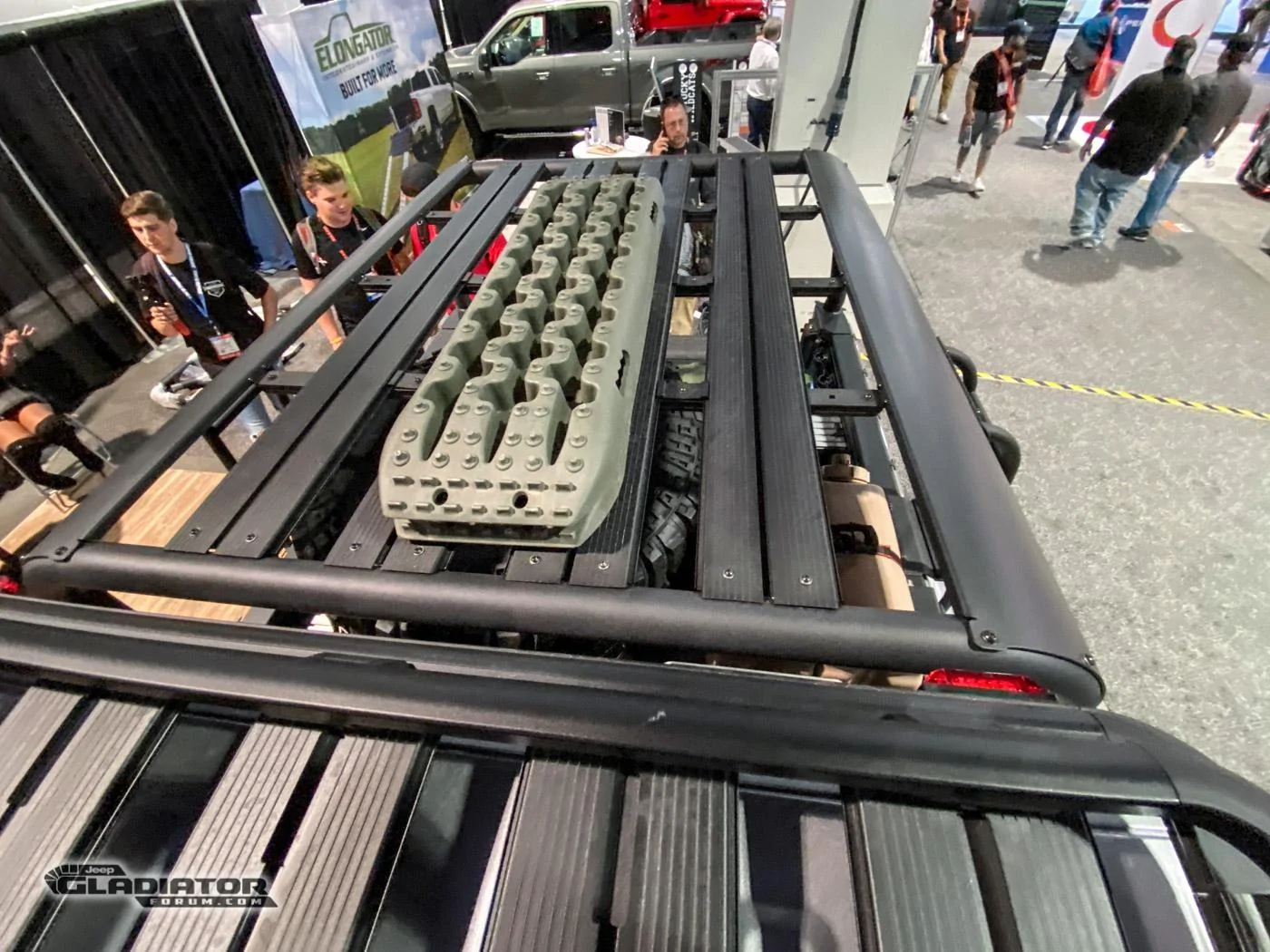 Jeep Gladiator Maximus-3 Gladiator Build [SEMA 2019] Maximus-3-Jeep-Gladiator-Racks-SEMA2019-IMG_4400