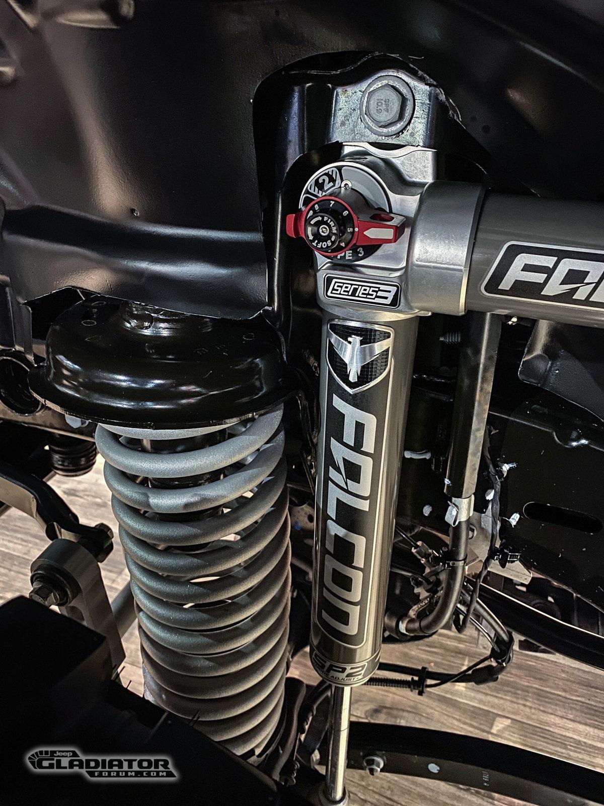 Jeep Gladiator Maximus-3 Gladiator Build [SEMA 2019] Maximus-3-Jeep-Gladiator-Racks-SEMA2019-IMG_4405