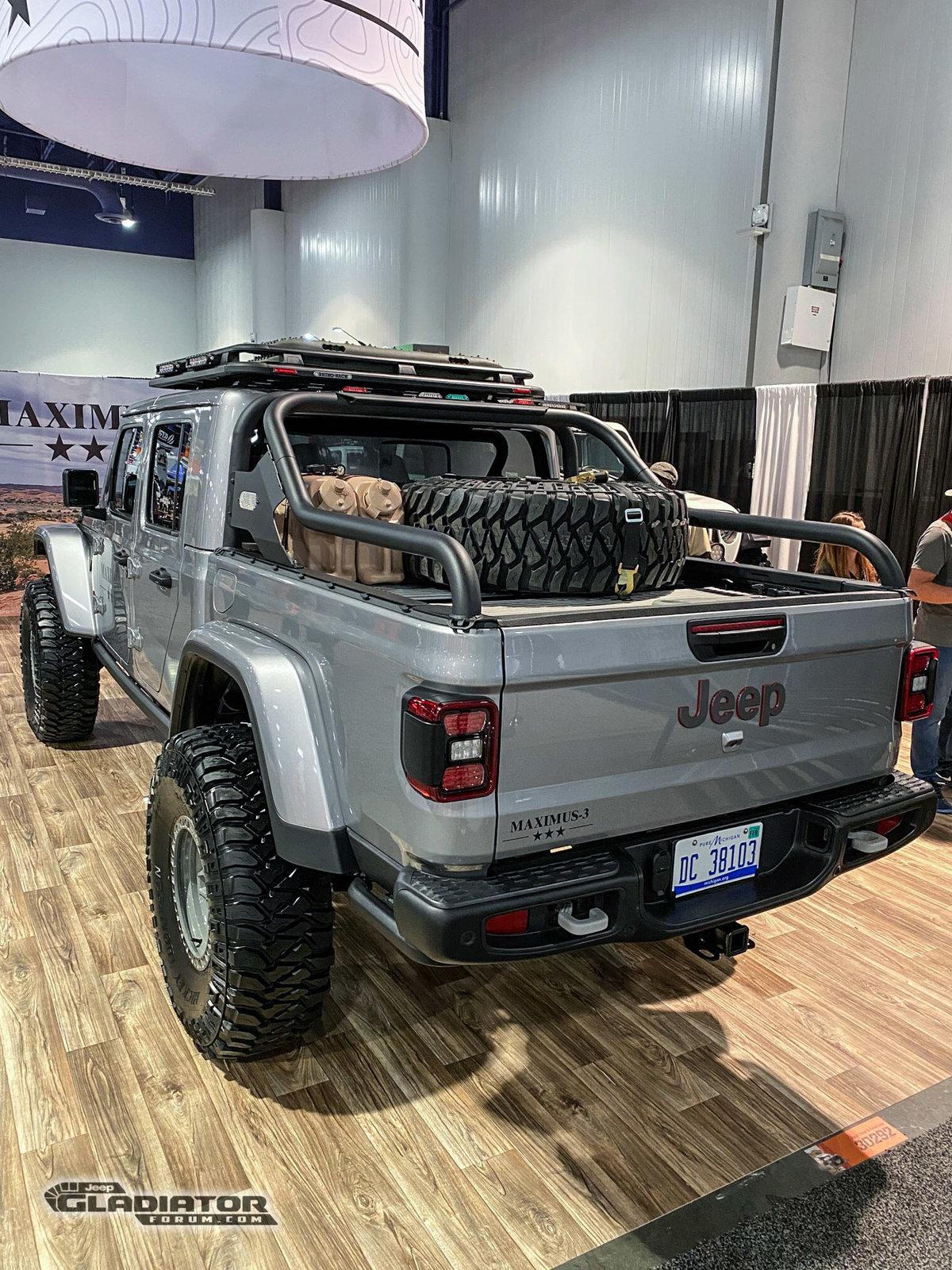 Jeep Gladiator Maximus-3 Gladiator Build [SEMA 2019] Maximus-3-Jeep-Gladiator-Racks-SEMA2019-IMG_4510