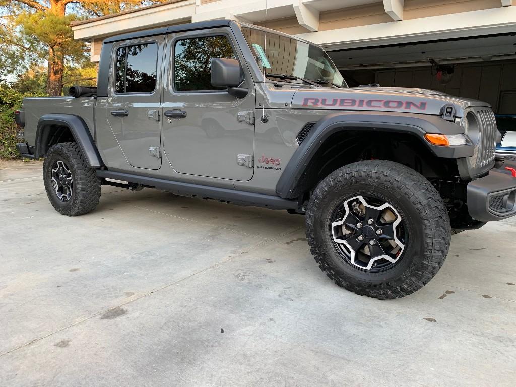 Jeep Gladiator For Those with a Manual... Care to Comment? arkRKW