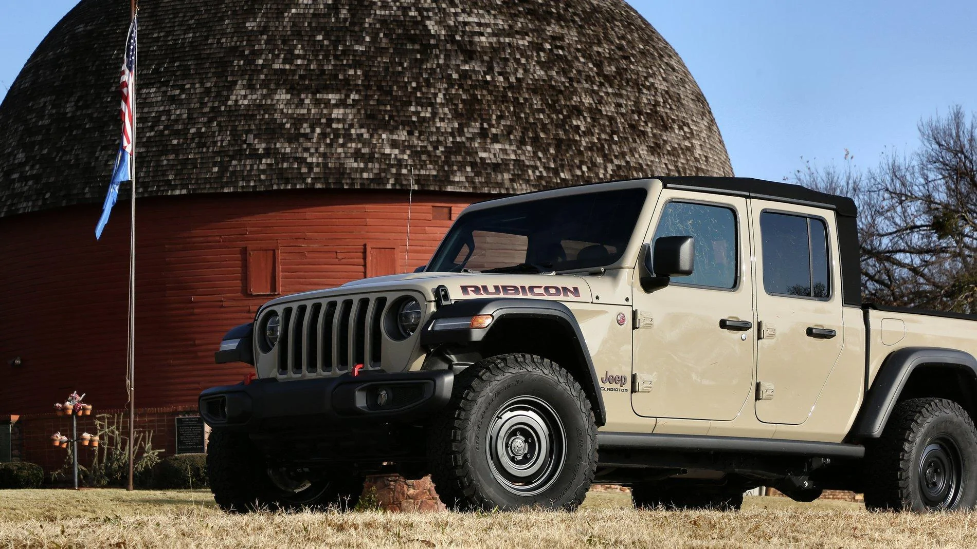 Jeep Gladiator What did you do WITH your Gladiator today? Gladiator, Nov 19, 5_3612, In Front of Arcadia Round Barn