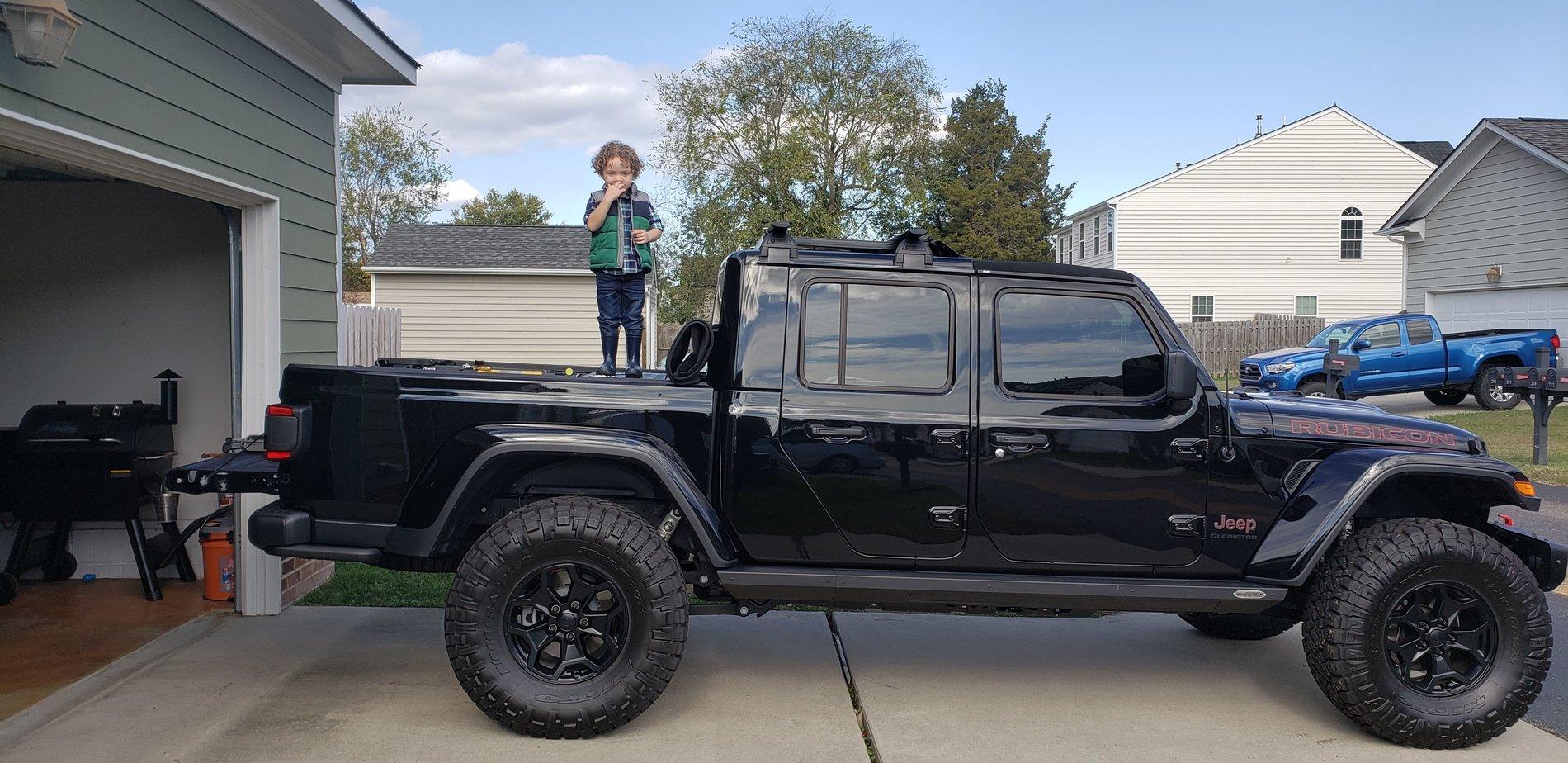 Jeep Gladiator Gladiator Launch Edition build 20191102_135529