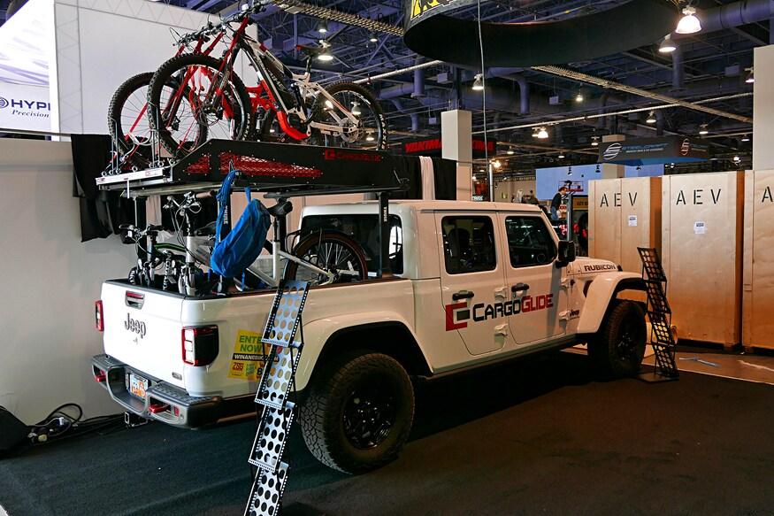 Jeep Gladiator SEE-M-All - SEMA Show Gladiators - See 'em all here jeep-gladiators-battle-it-out-at-sema-2019-047