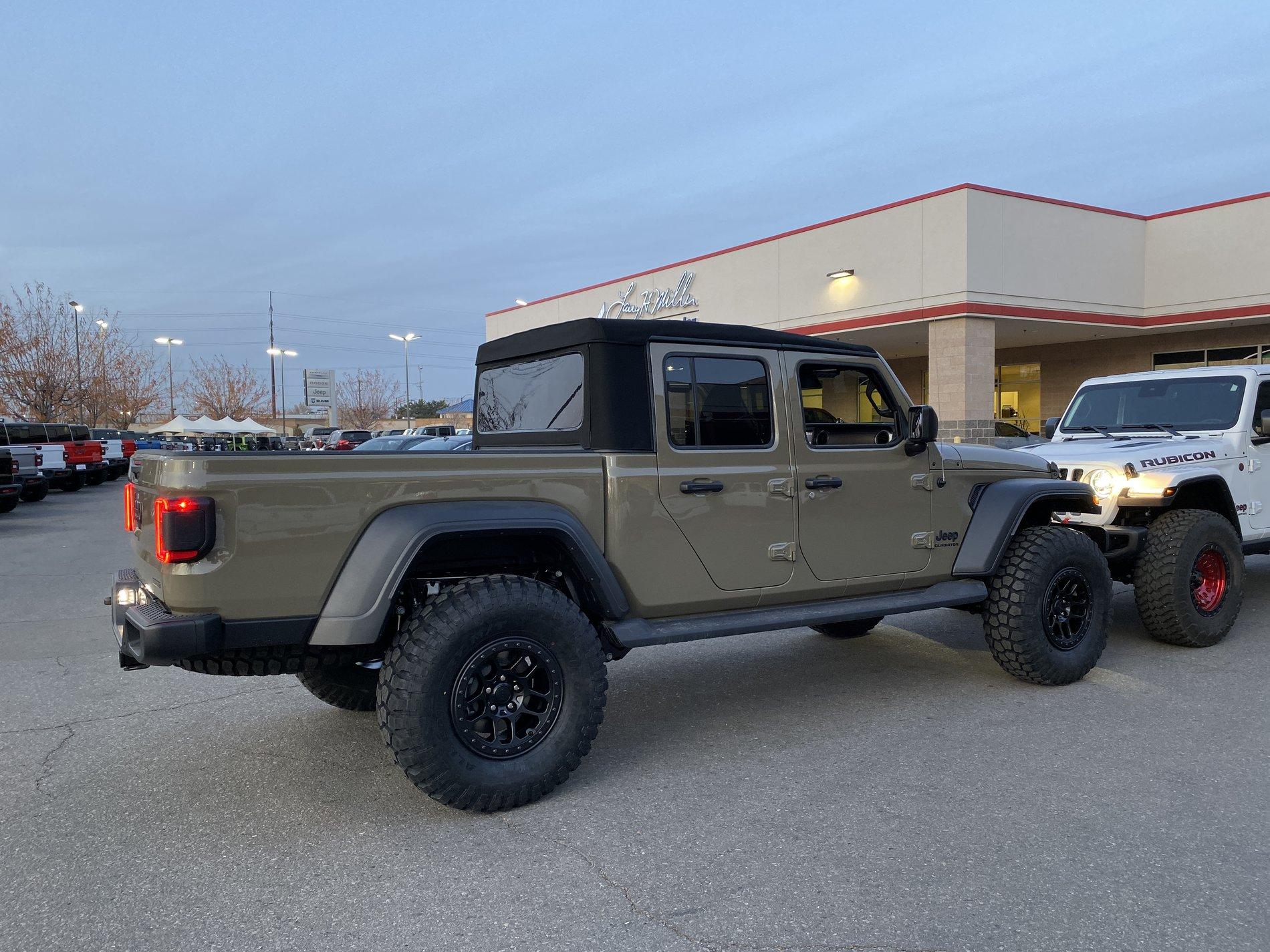 Jeep Gladiator GATOR Gladiator JT Club 33918860-9B69-4241-9425-18BD67E68F09