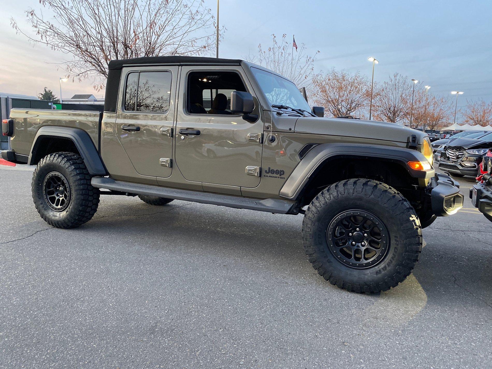 Jeep Gladiator GATOR Gladiator JT Club E8C1B779-7F30-430D-87C8-C9A702D1877F
