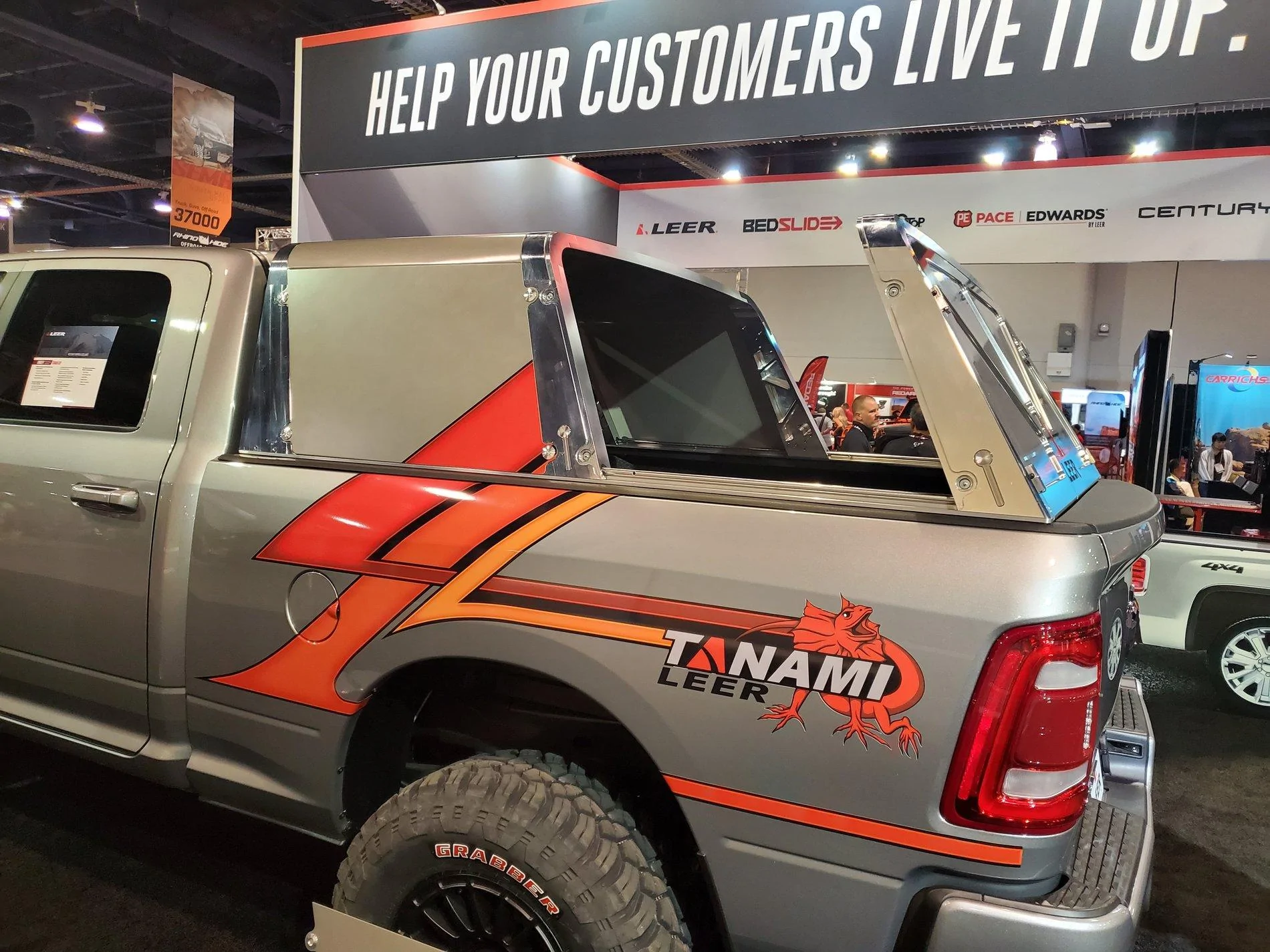 Jeep Gladiator LEER and A.R.E 20191108_133916