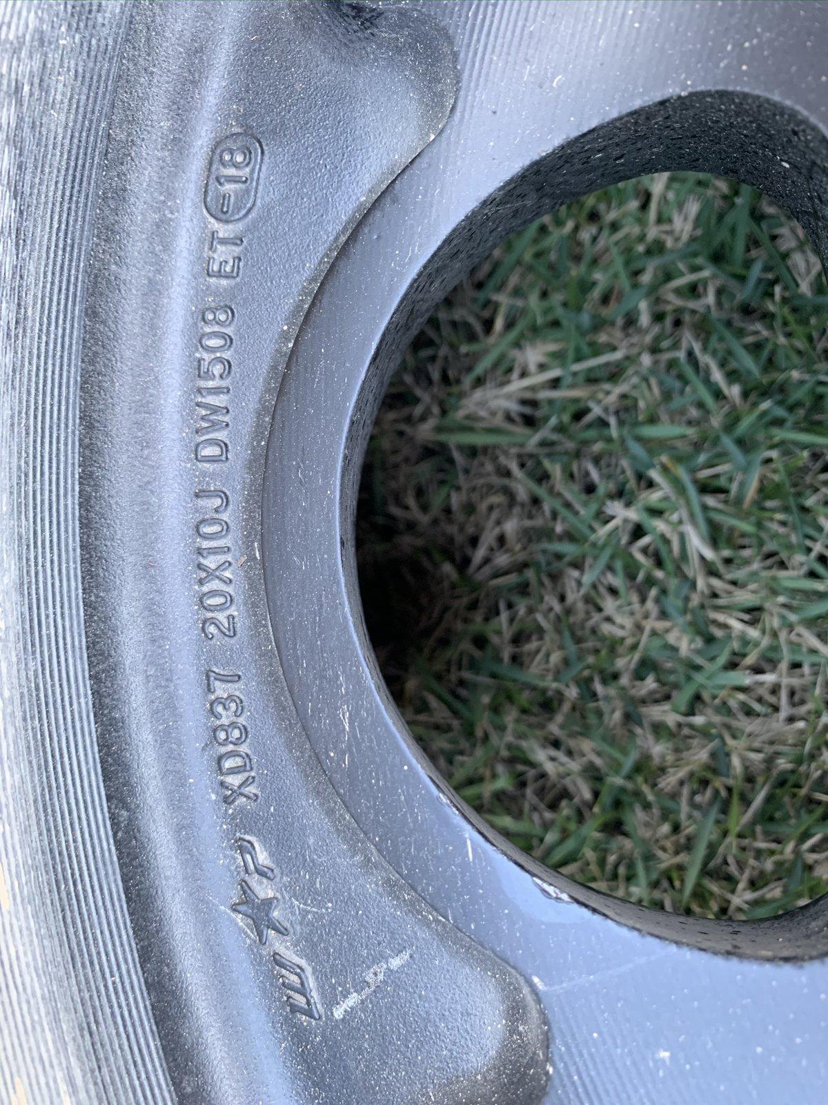 Jeep Gladiator Toyo Open Country A/T 33” For Sale 8C21365D-5A38-4D90-905C-9D06CCA22EC0