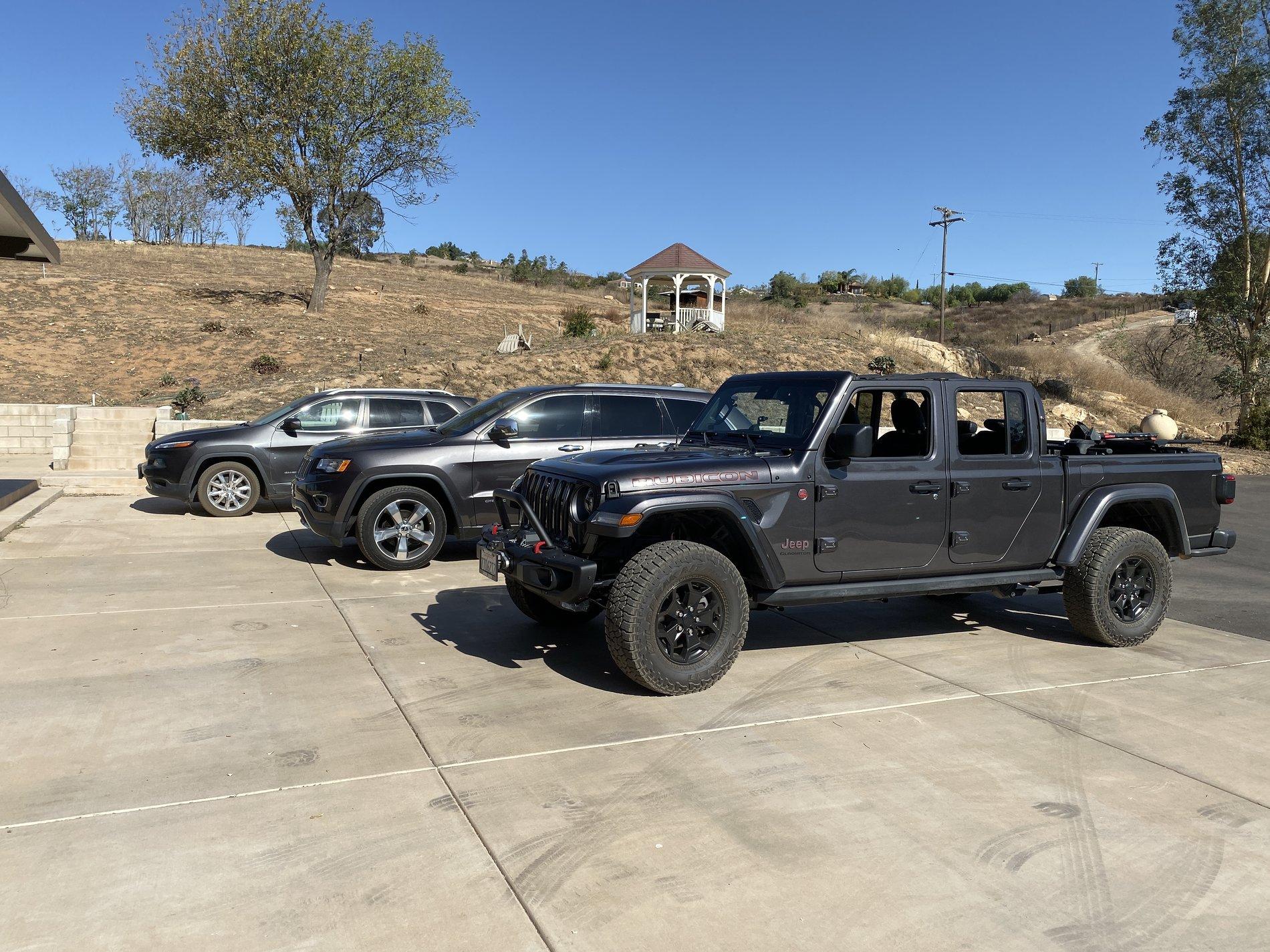 Jeep Gladiator The GCM-JTLE-OMC... Granite Crystal Metallic- JT Launch Edition- Original Motor Club 58C7DE53-DAA2-46E1-9B7C-4FE7AD95FAA8