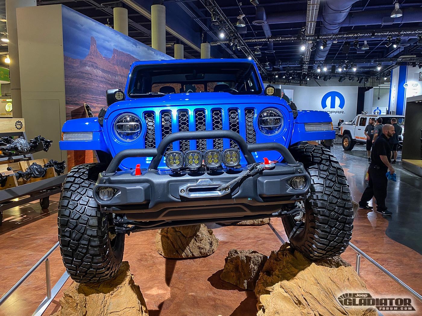 Jeep Gladiator Jeep J6 Concept Gladiator Rubicon Build [SEMA 2019] jeep-j6-concept-gladiator-sema-build-1-