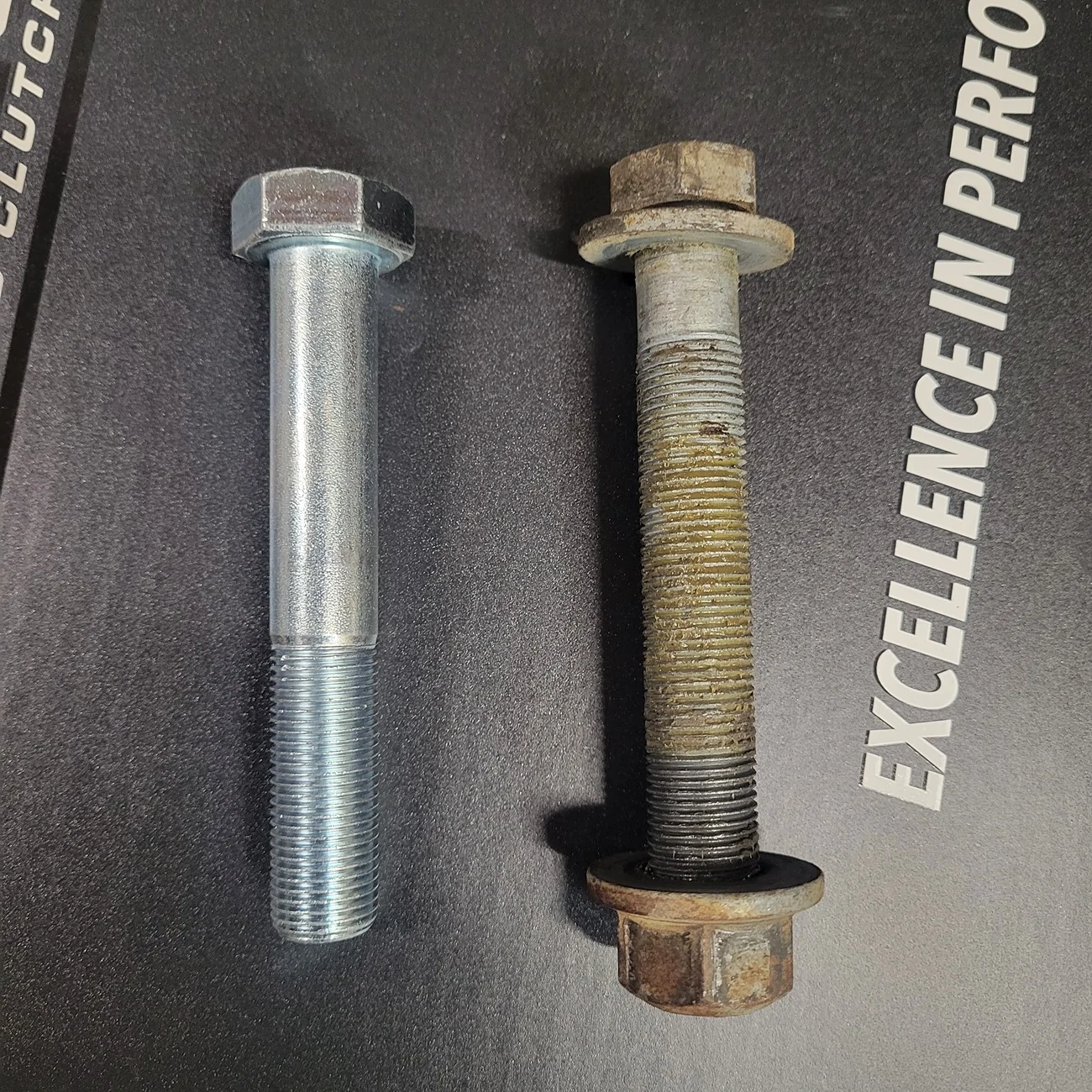 Jeep Gladiator Rock Hard 4x4 - rusting skid bolts, very disappointed in customer service 20250827_211248