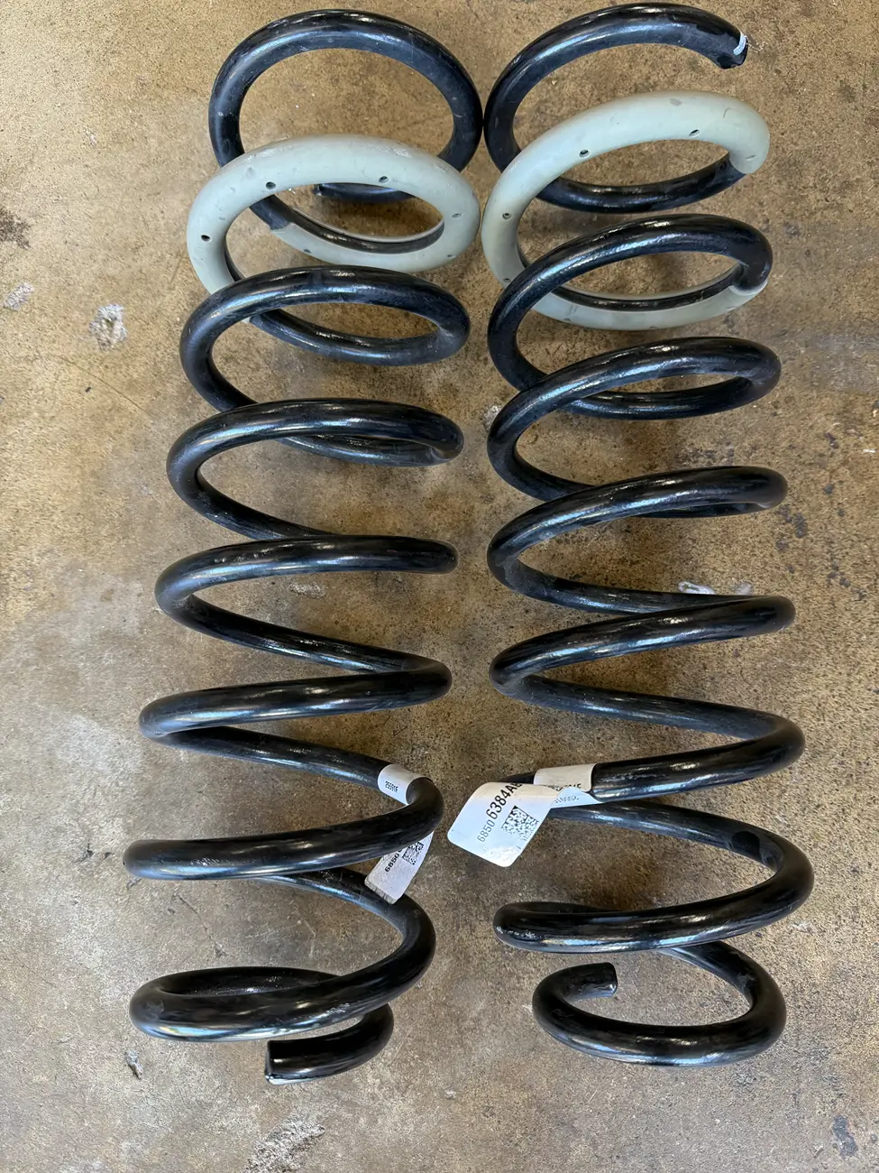 Jeep Gladiator OEM 2023 Mojave Front Coil Springs tempImageChFU7r